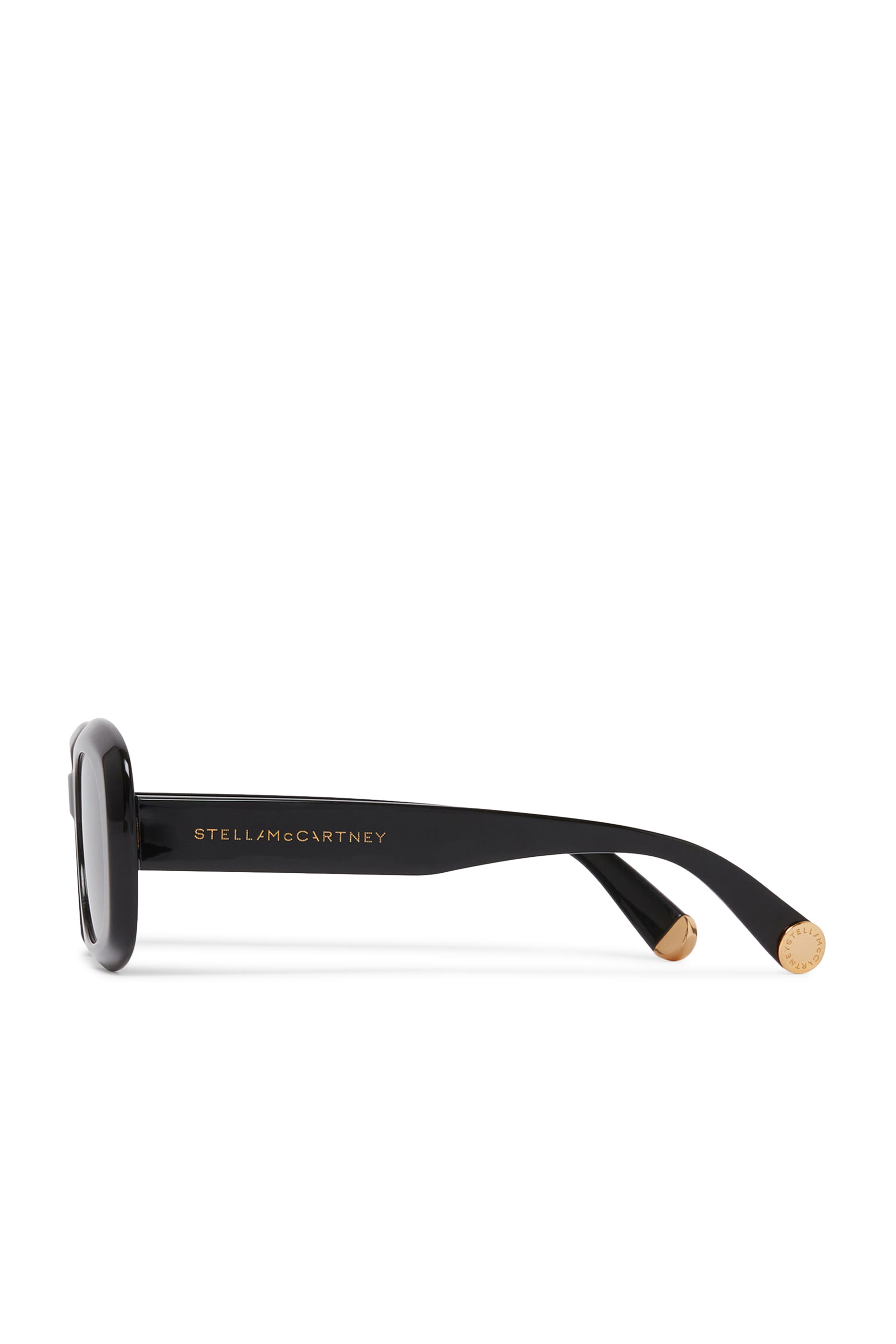 نظارة شمسية بإطار بيضاوي بشعار الماركة