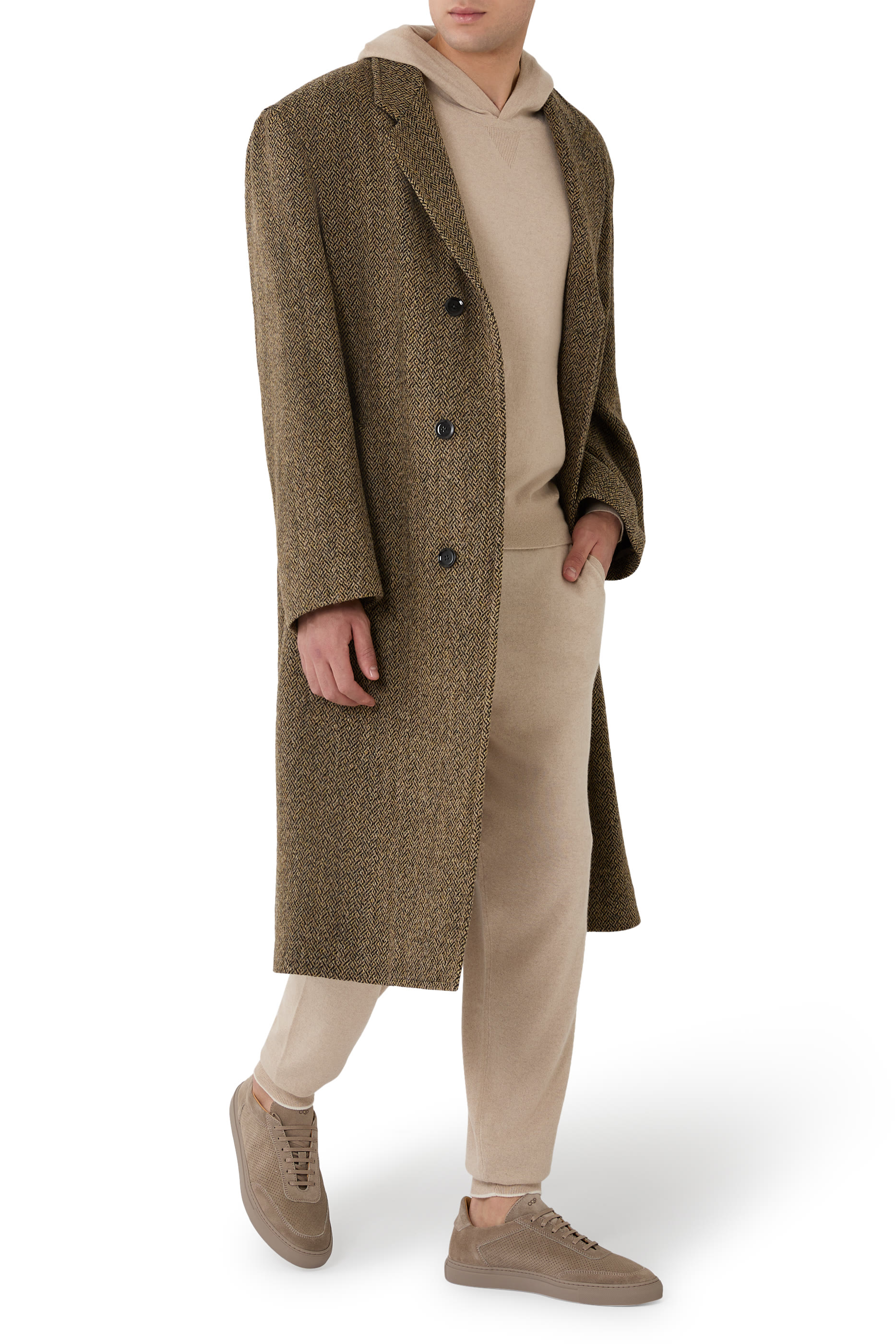 سنيكرز أتريوم