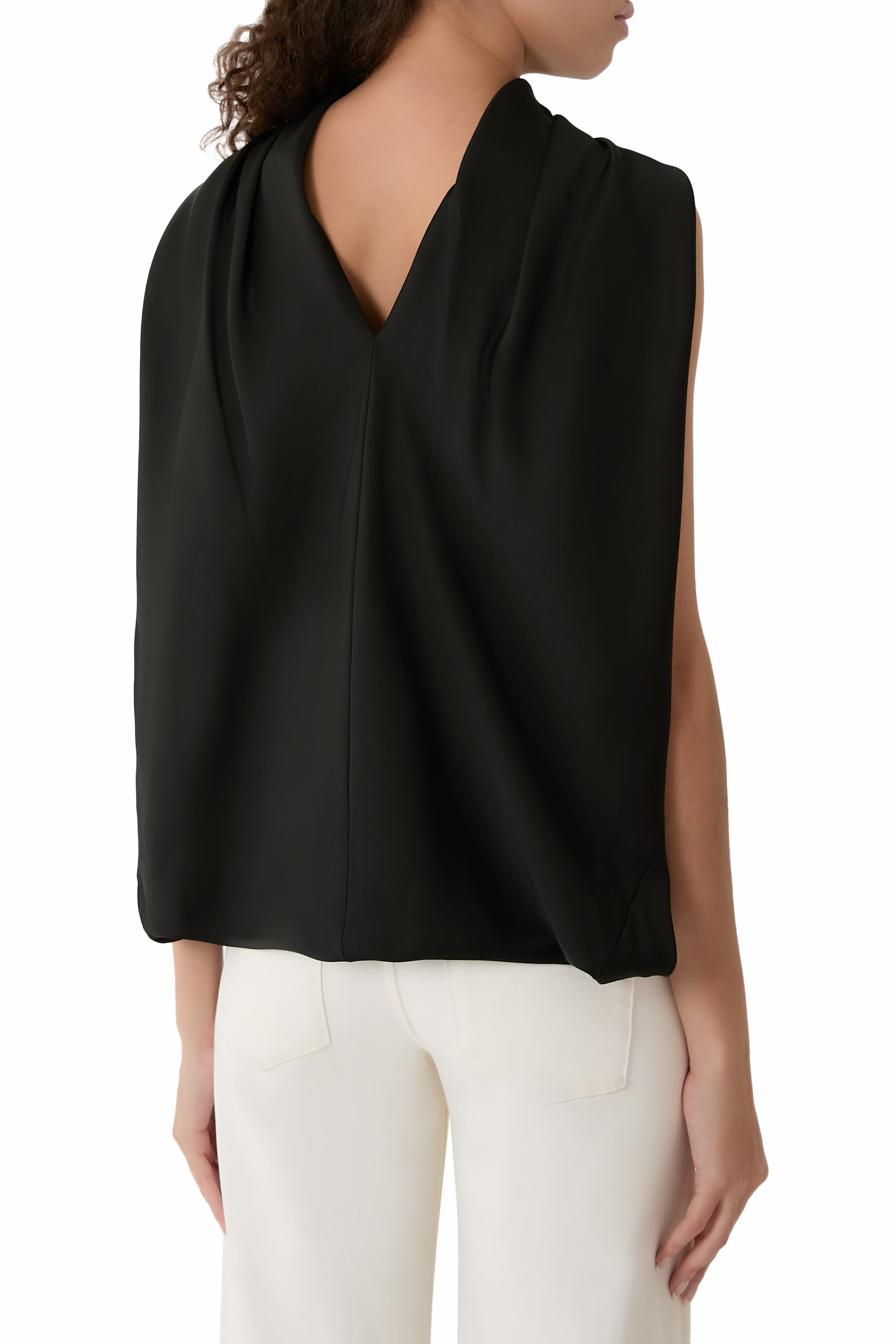 بلوزة سكارليت بتصميم كاب ستان