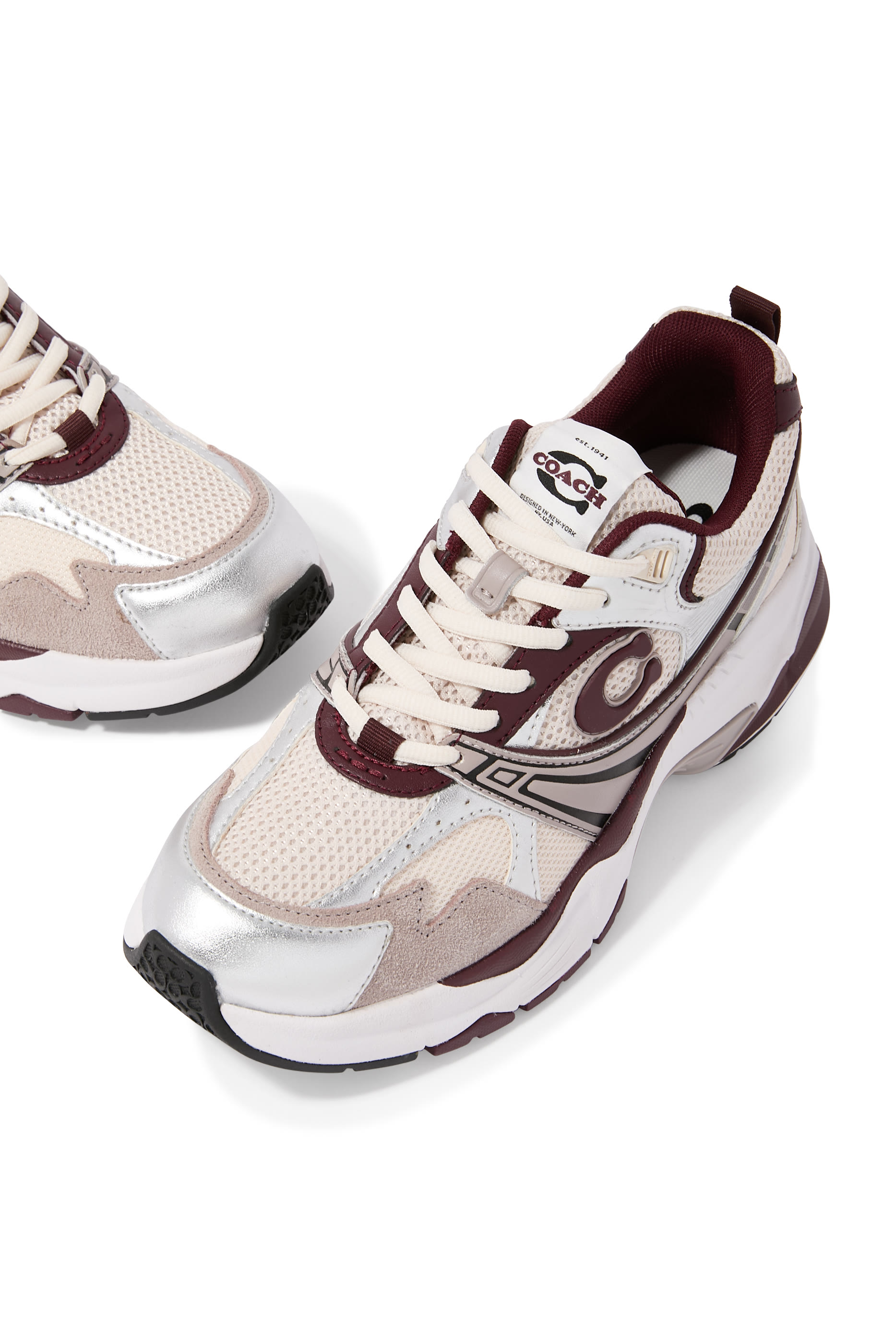 سنيكرز قماش شبكي