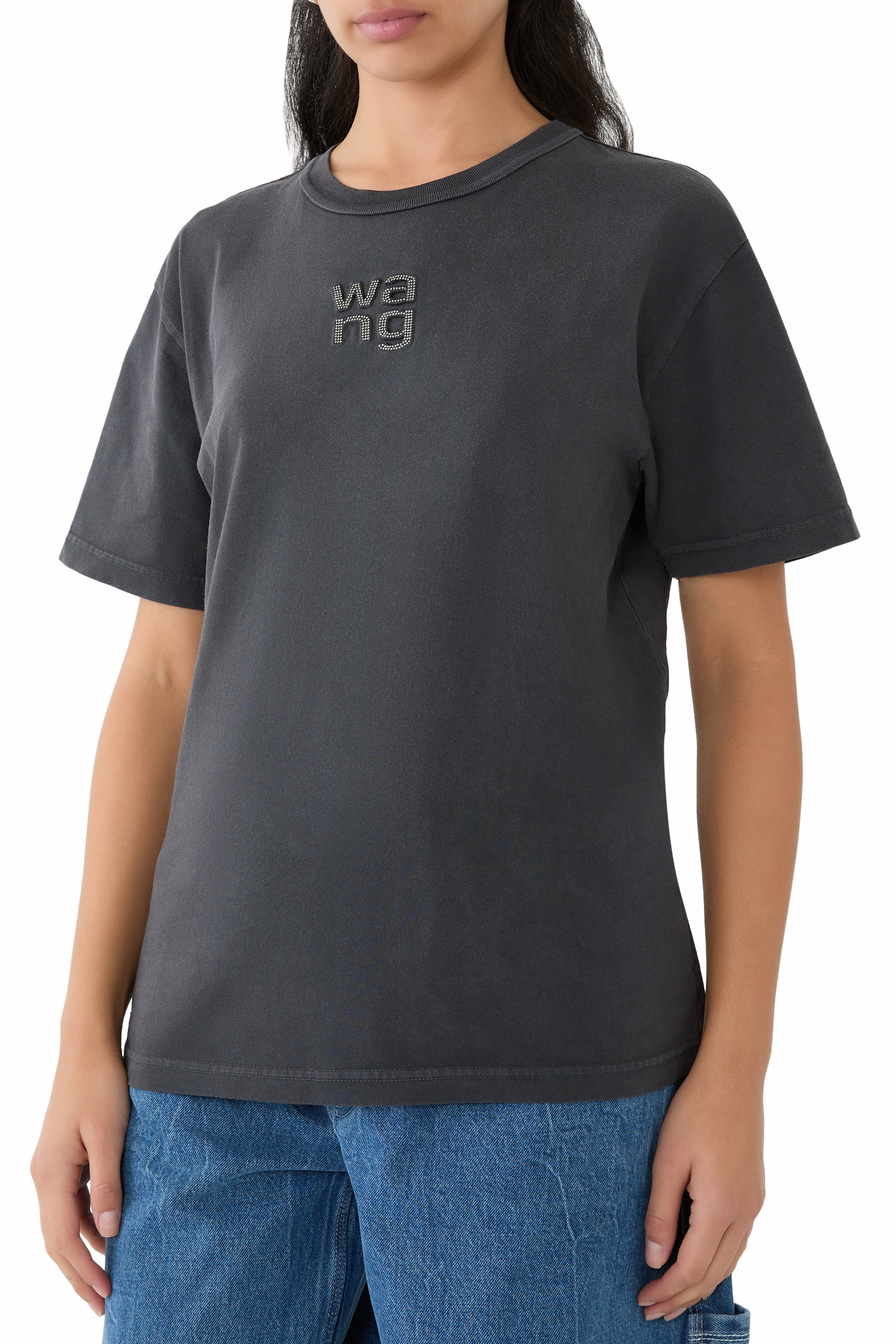 تيشيرت بشعار الماركة المزين بكريستال محفور حراريا