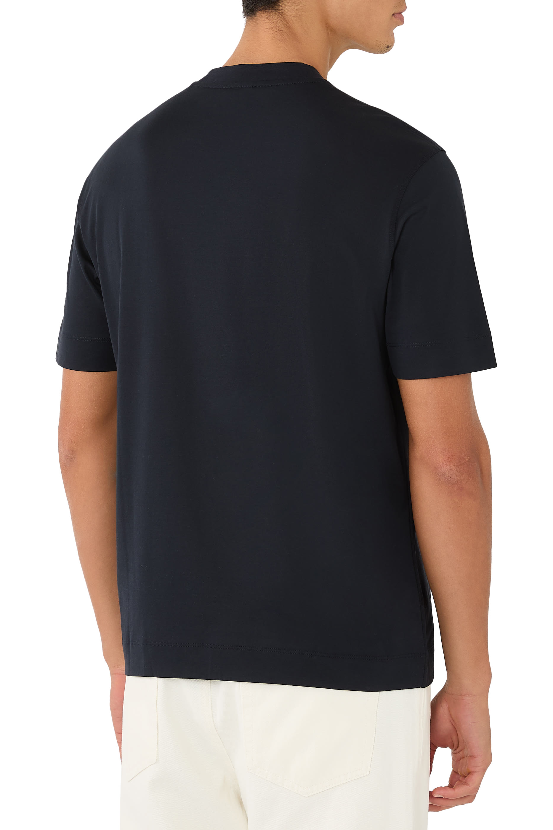 تيشيرت بأكمام قصيرة