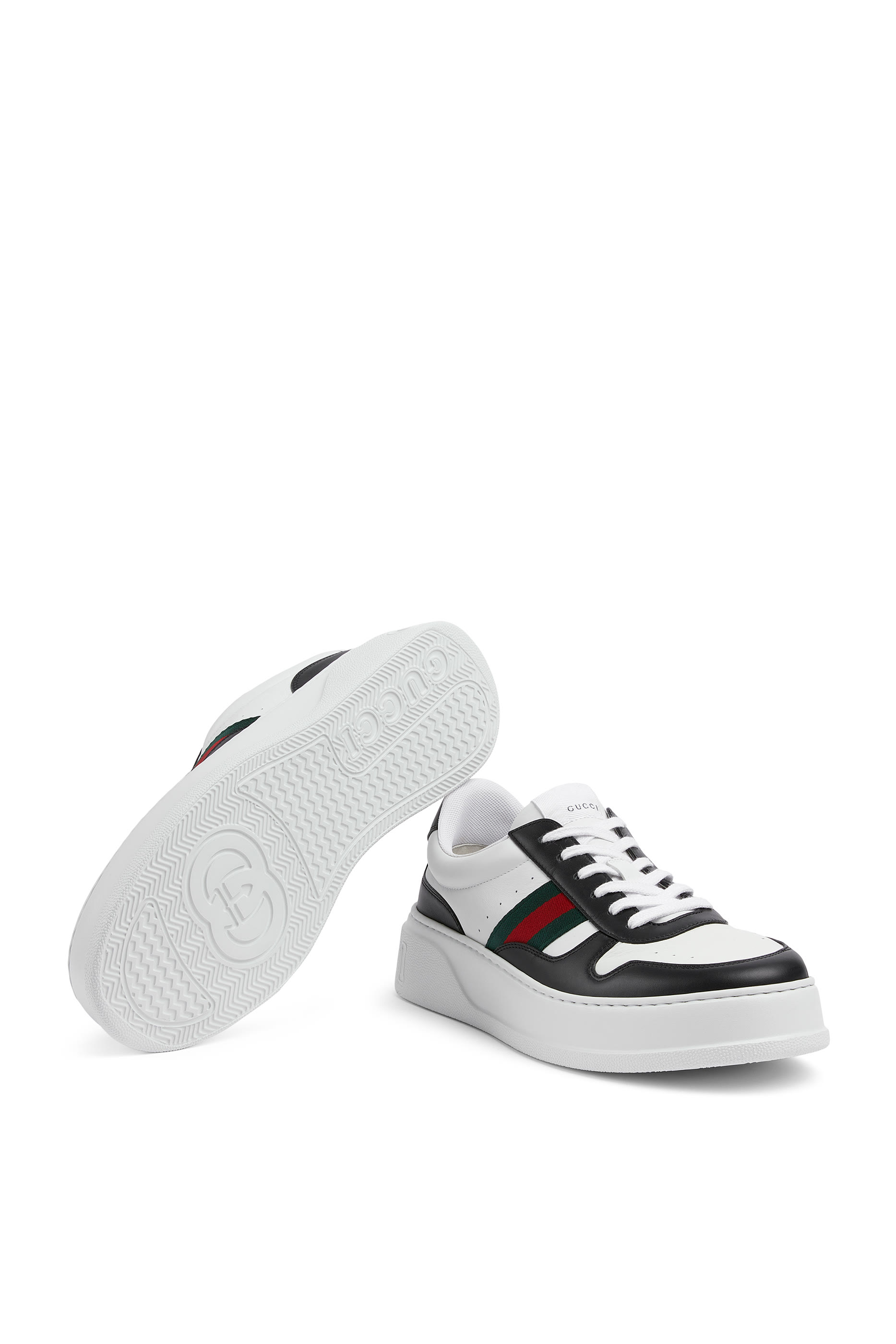 سنيكرز بنعل سميك