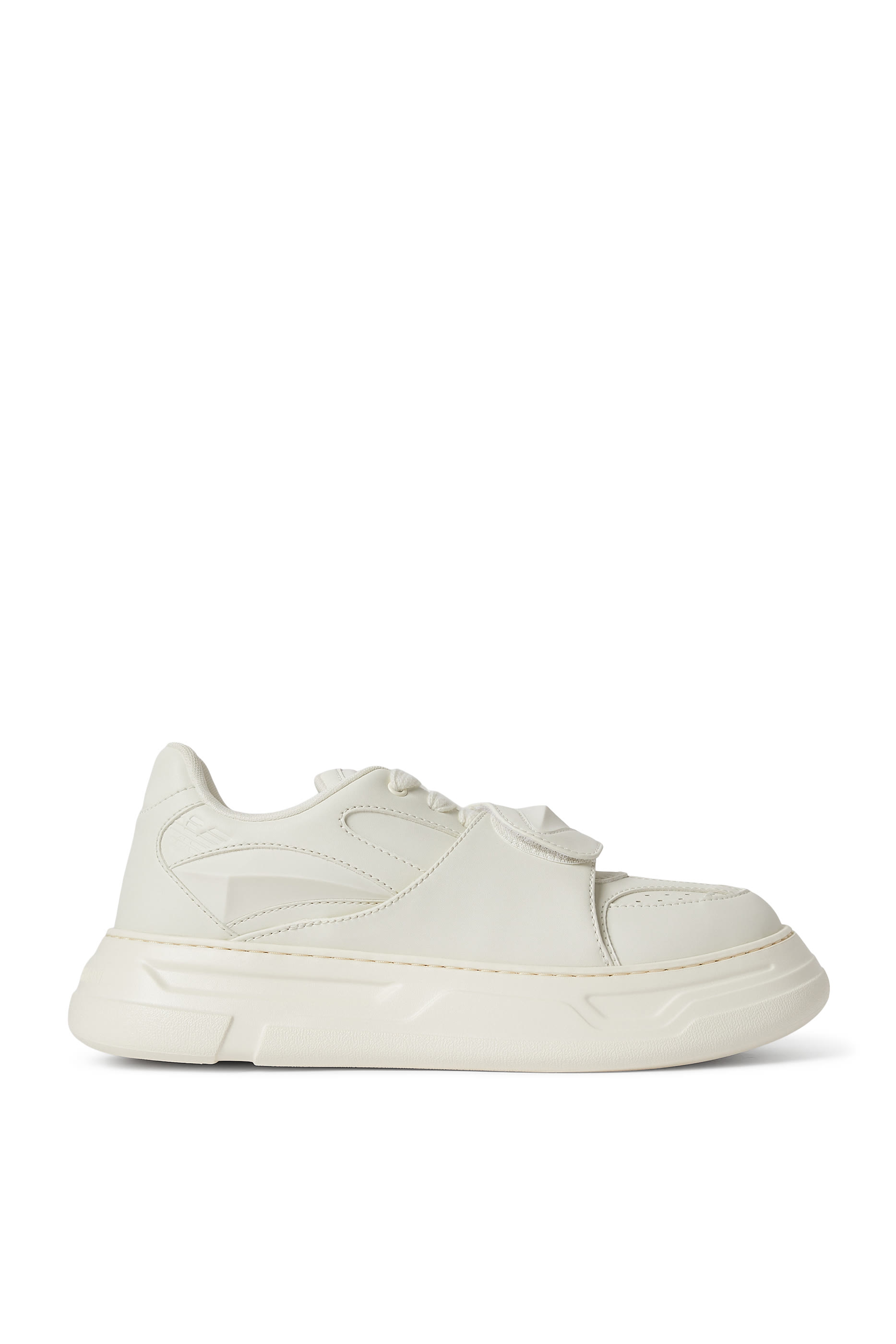 سنيكرز بنعل عريض بإغلاق فيلكرو