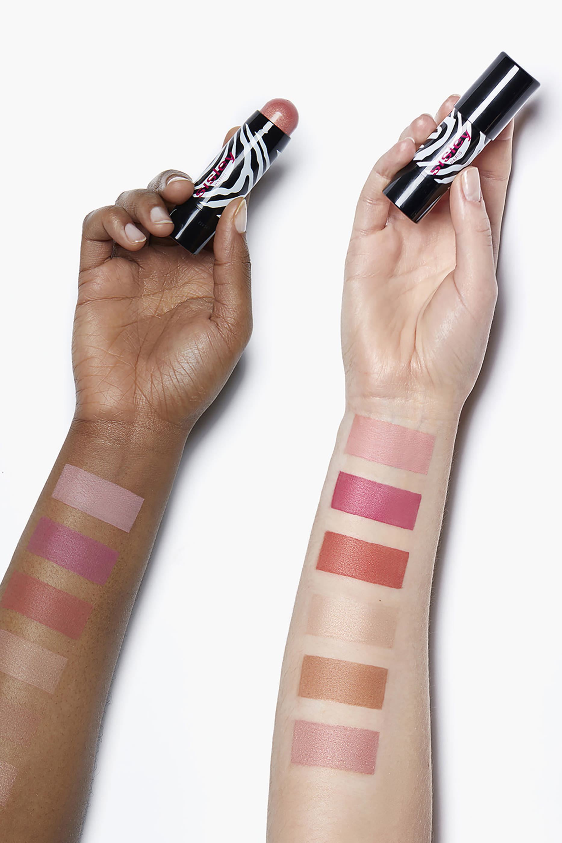 أحمر خدود فيتو بلش تويست