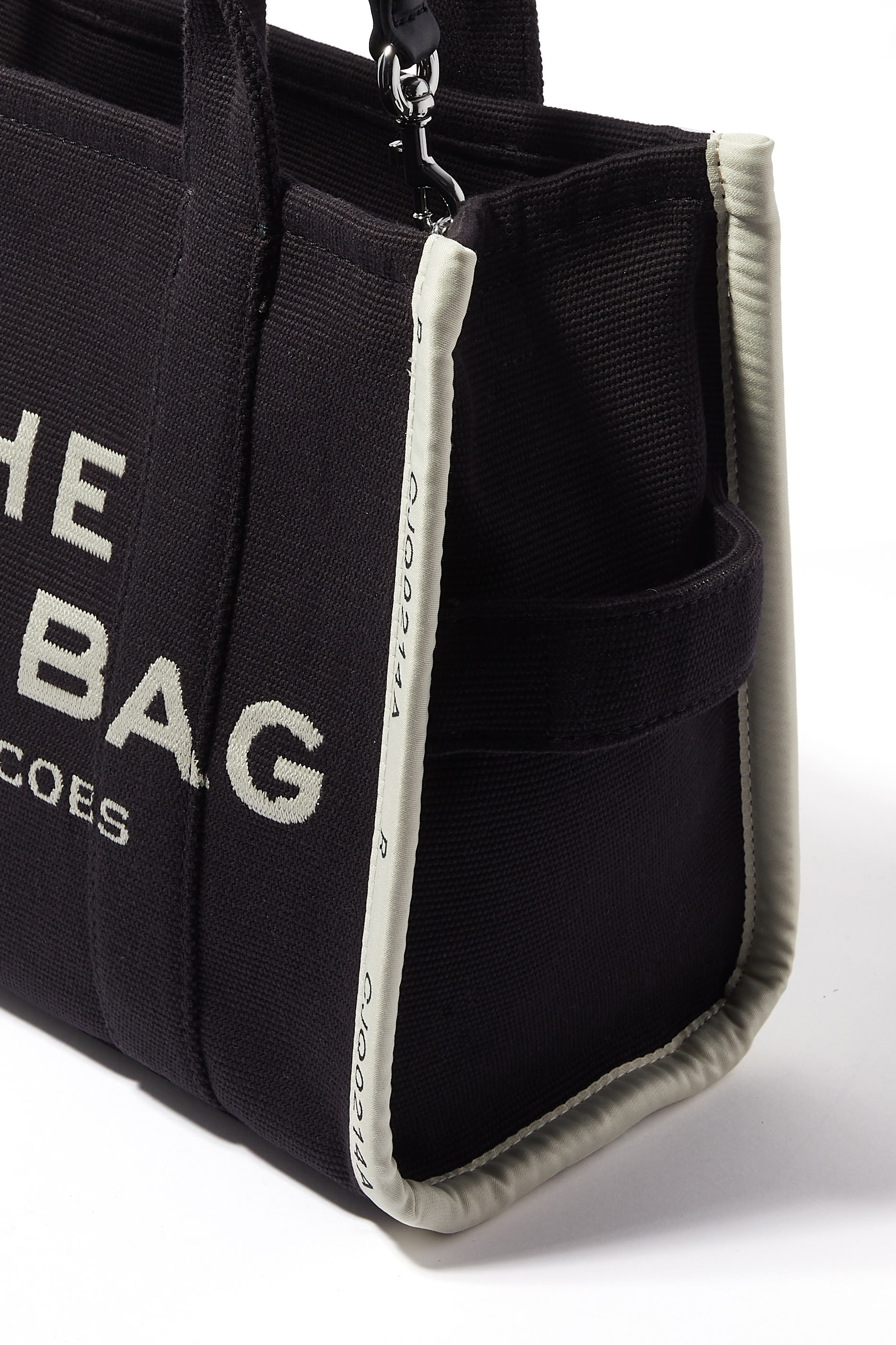 حقيبة يد صغيرة