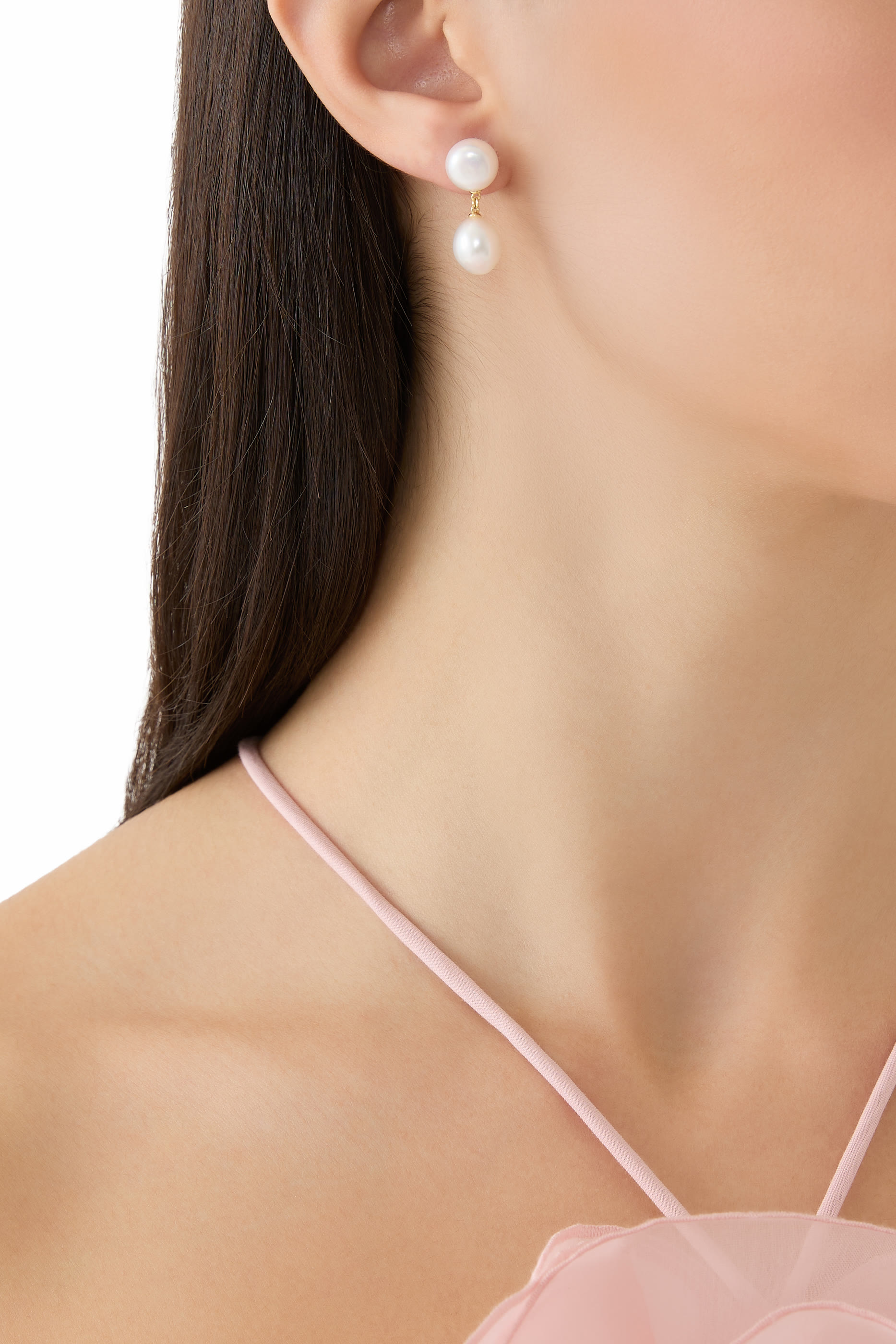 أقراط متدلية مرصعة بلؤلؤ