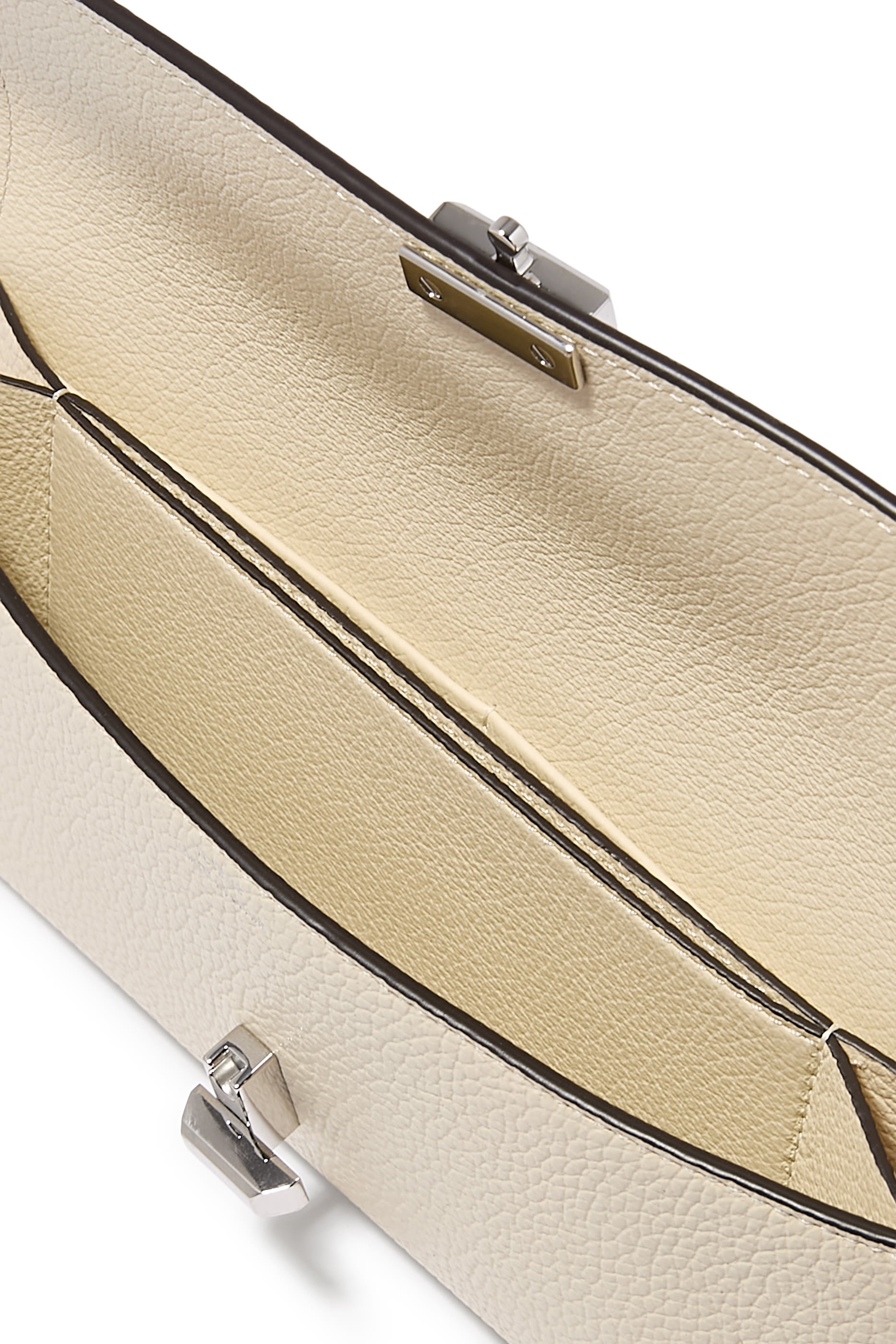 محفظة بقفل بتصميم حرف T جلد بارز الملمس