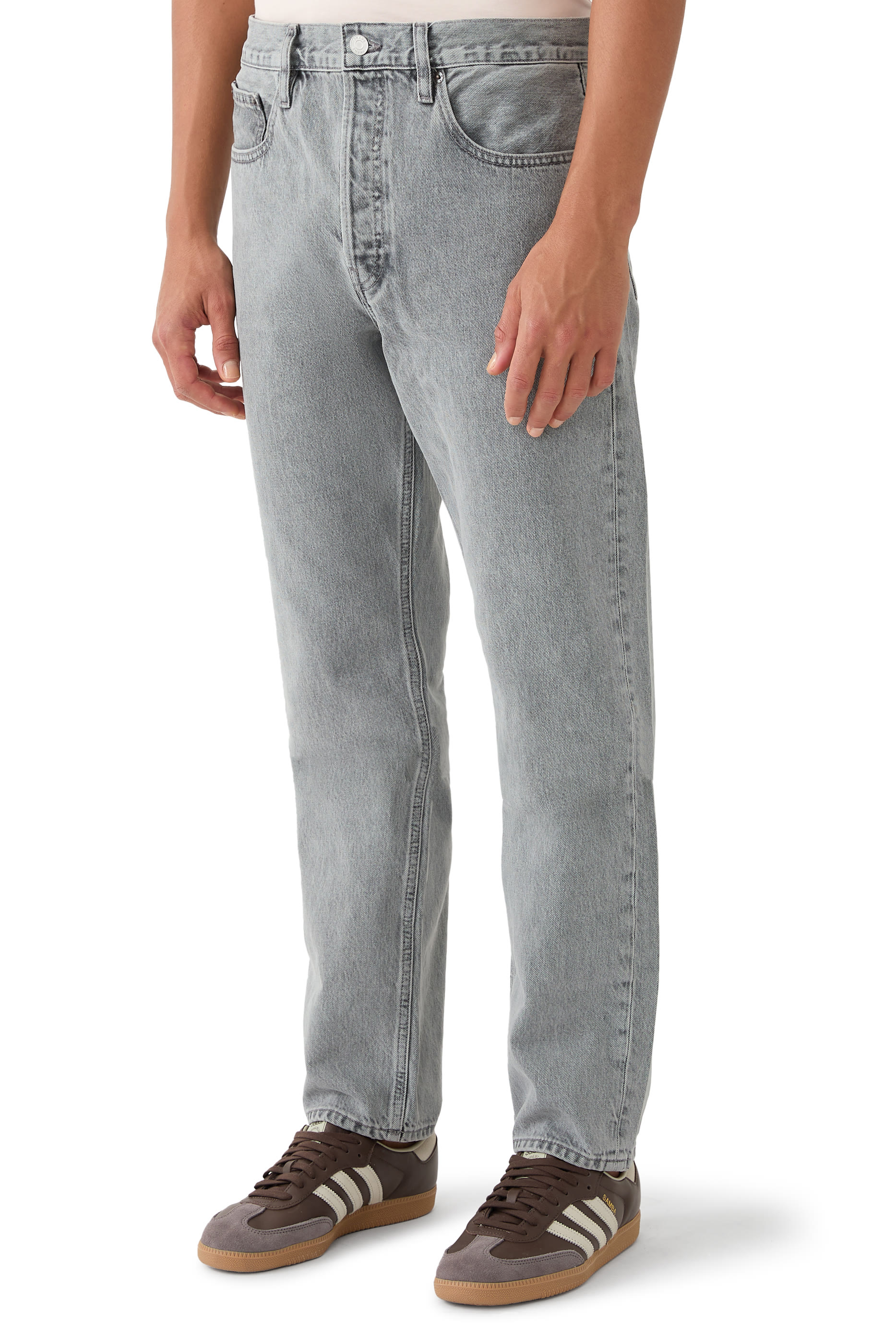 بنطال جينز بقصة ساق مستقيمة