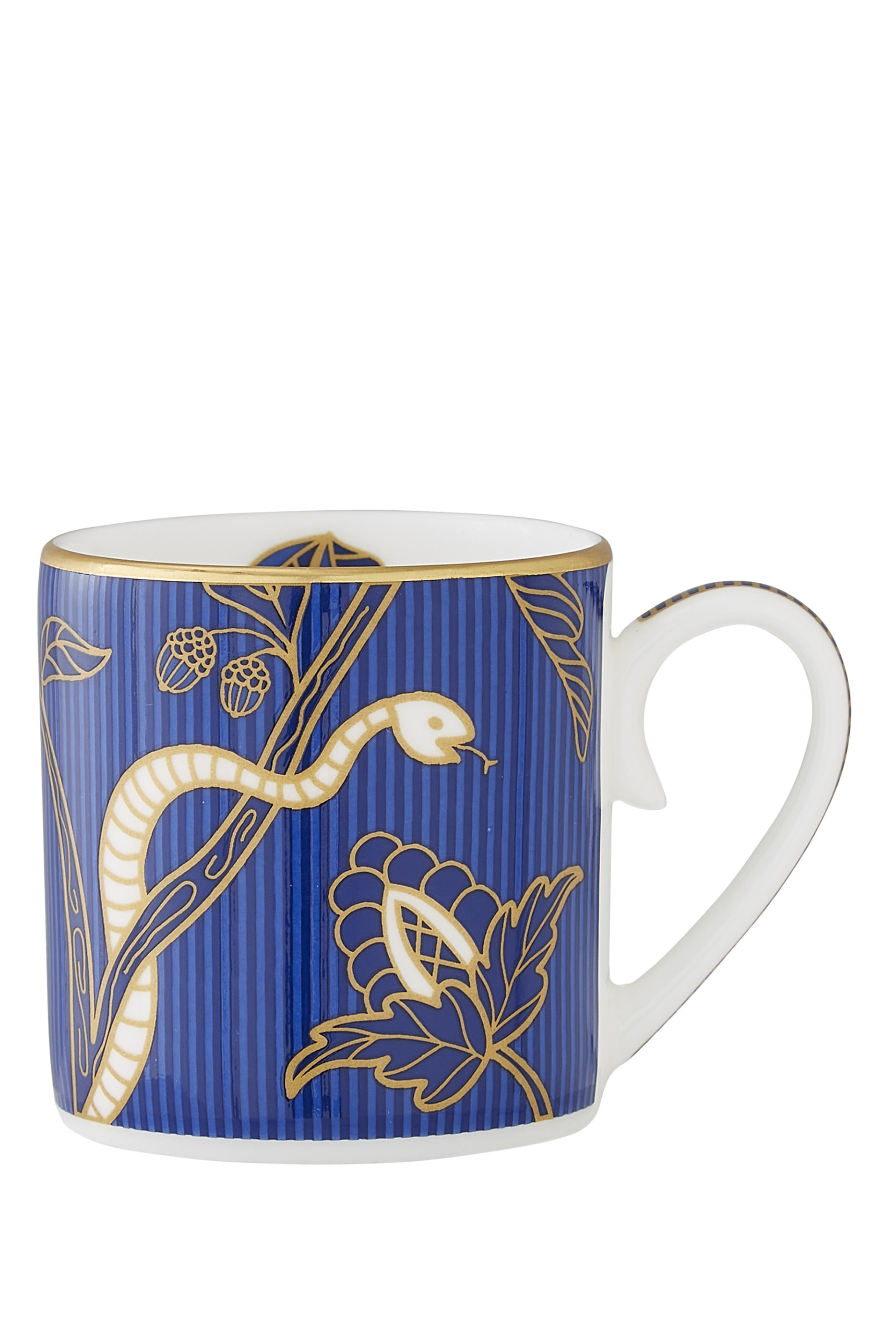 طبق وفنجان قهوة ماكيرا