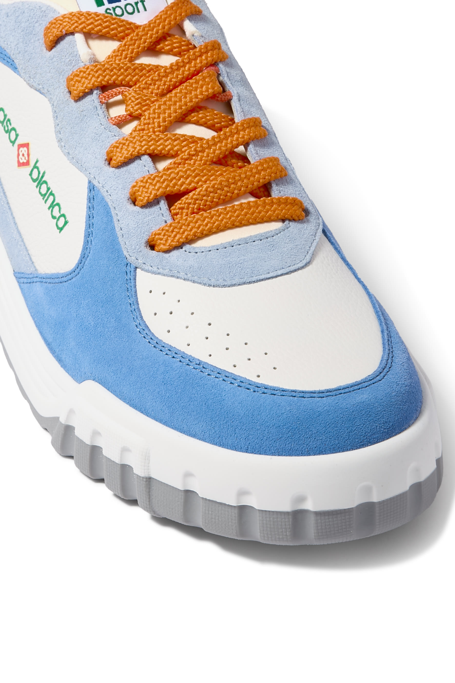 سنيكرز كورت