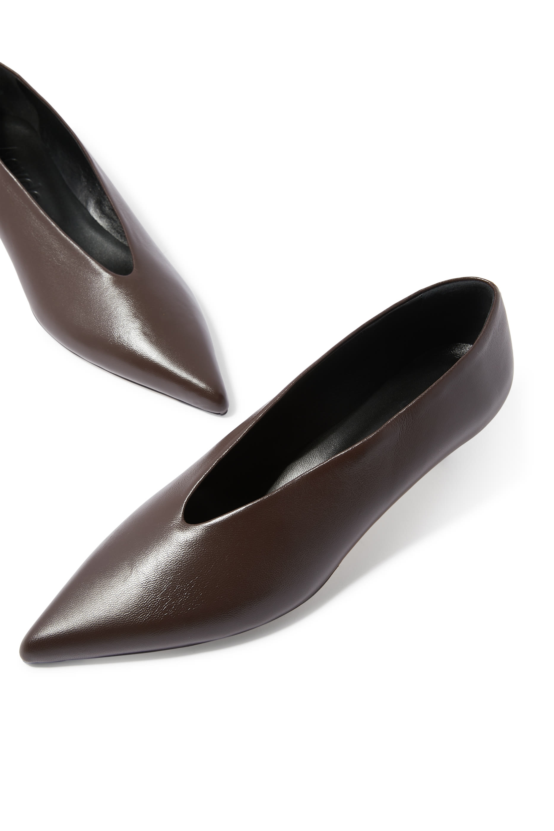 حذاء كلاسيكي كلارا 35 جلد