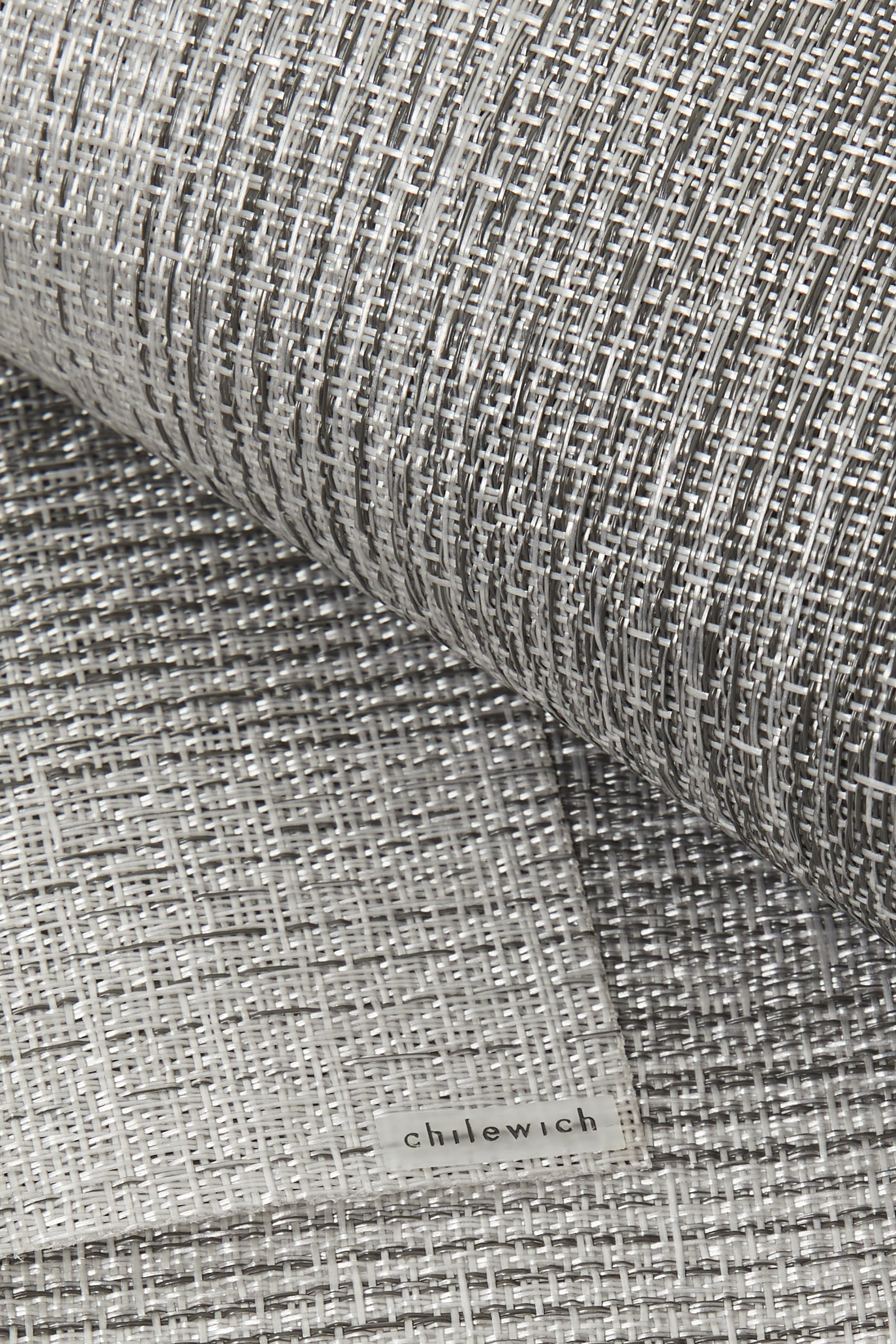 مفرش طاولة أومبريه