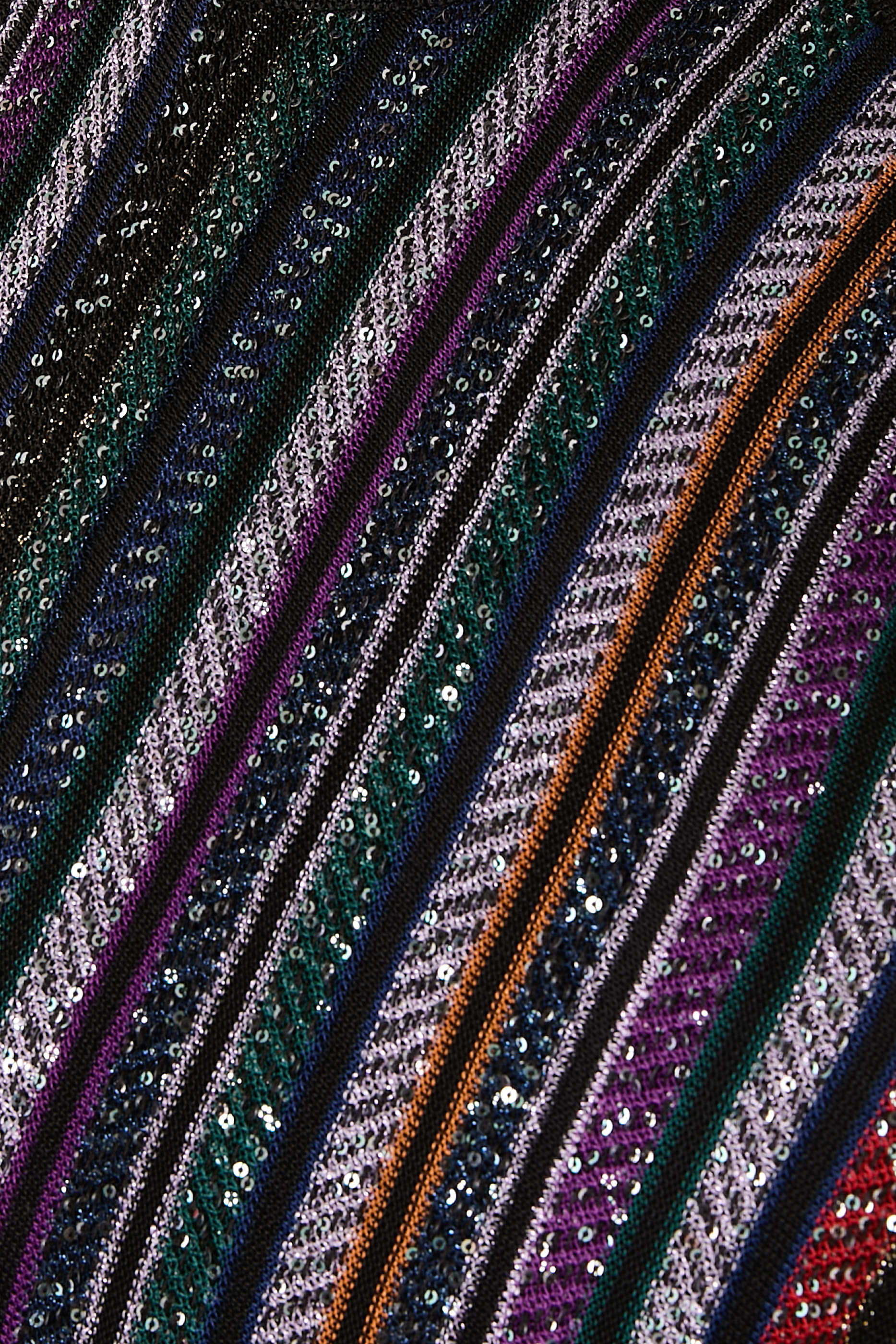 فستان طويل مخطط نسيج مطرز بالترتر