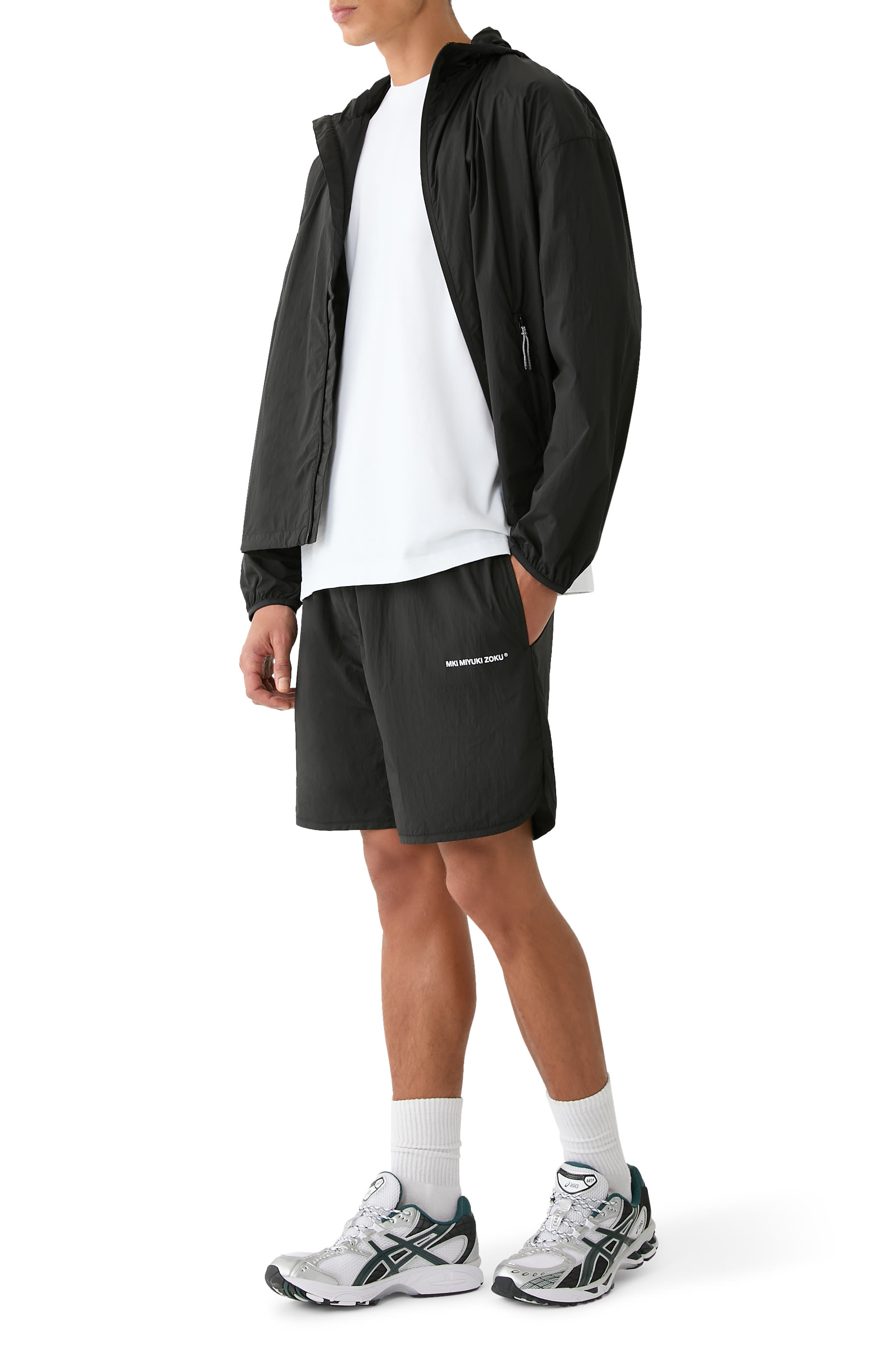 جاكيت بغطاء للراس نايلون خفيف جدا