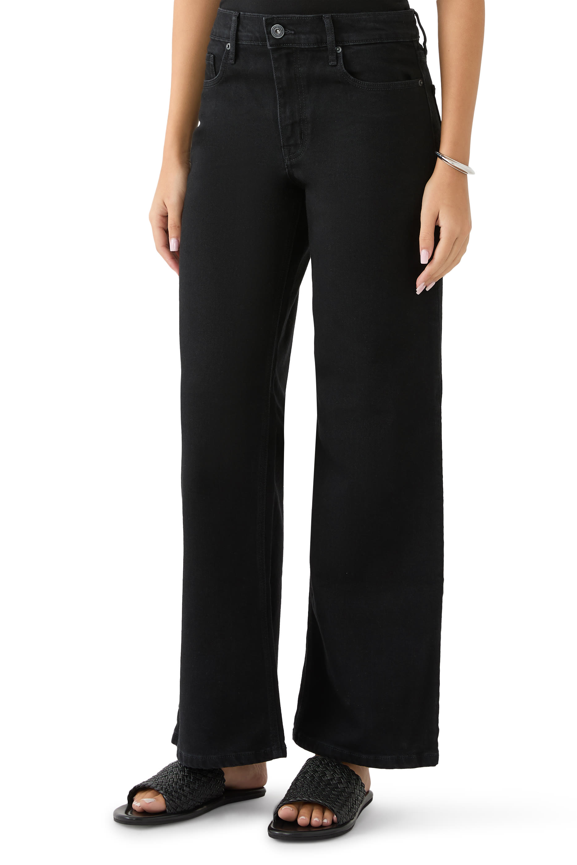 بنطال جينز ميا بقصة ساق واسعة بخصر متوسط الارتفاع بنطال جينز ميا بقصة ساق واسعة بخصر متوسط الارتفاع