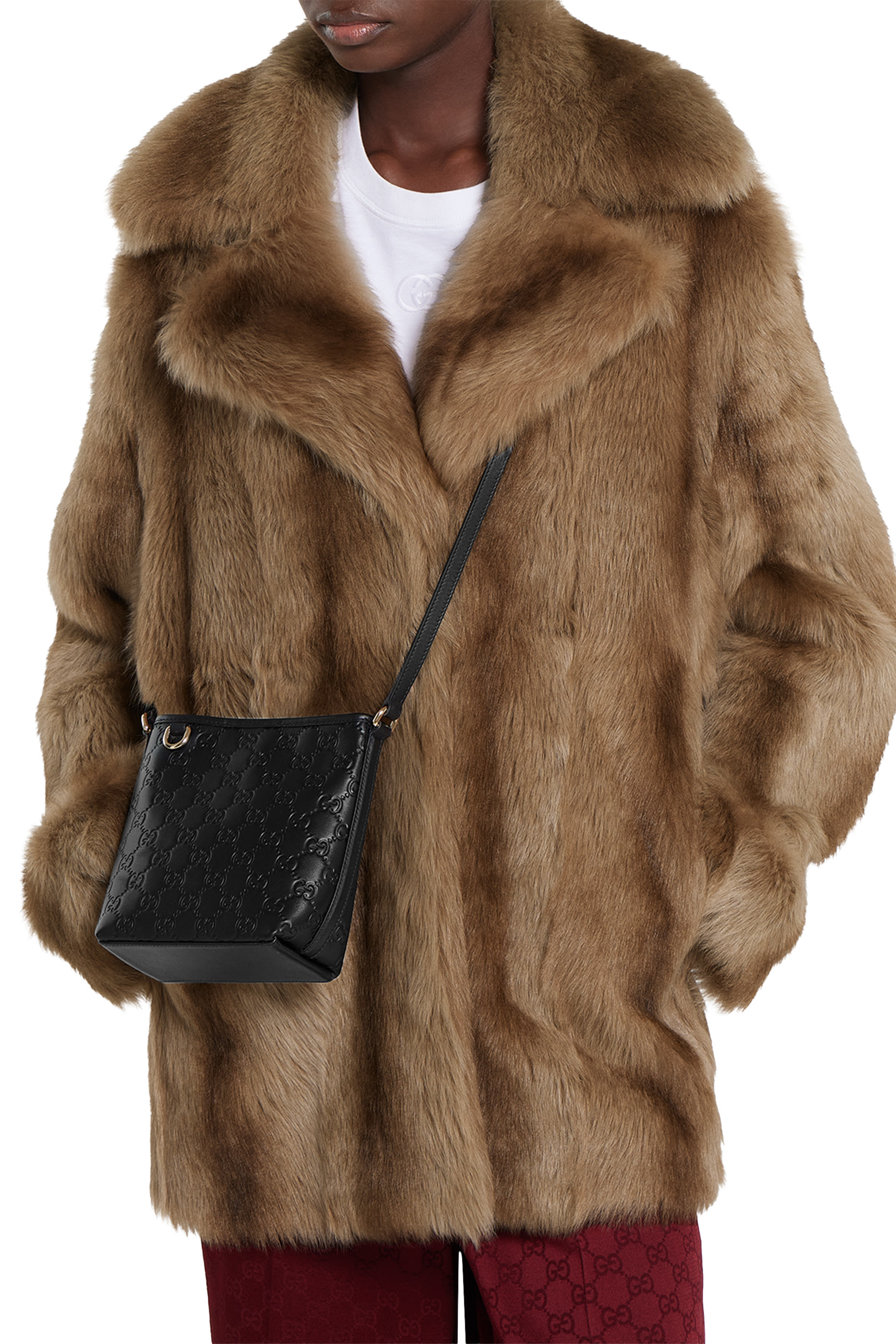  حقيبة باكيت نانو مزينة بنقشة شعار الماركة