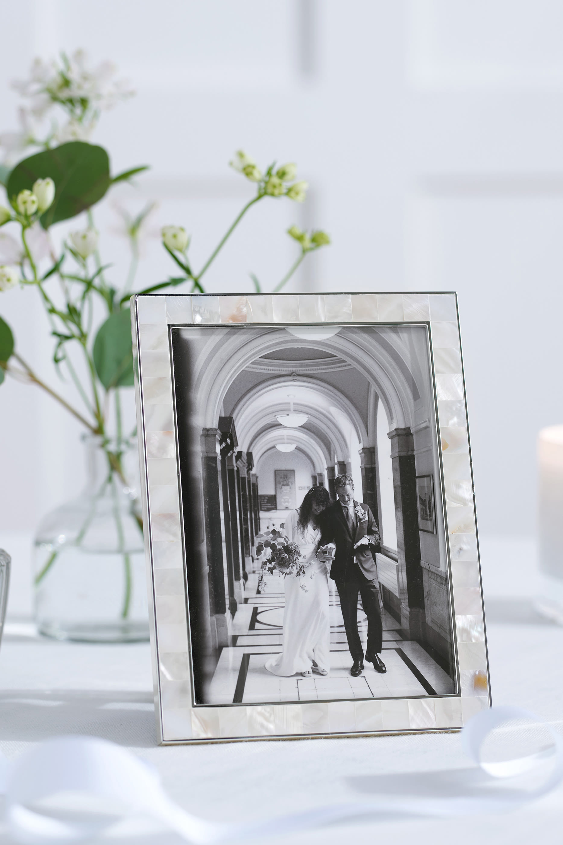 إطار صور بعرق لؤلؤ