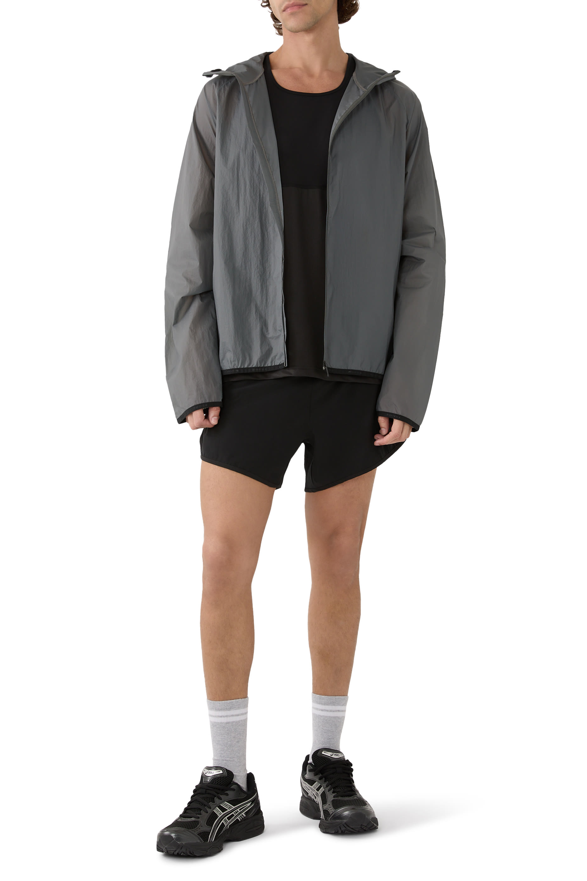 بلوزة مقسمة بأجزاء قماش مسامي