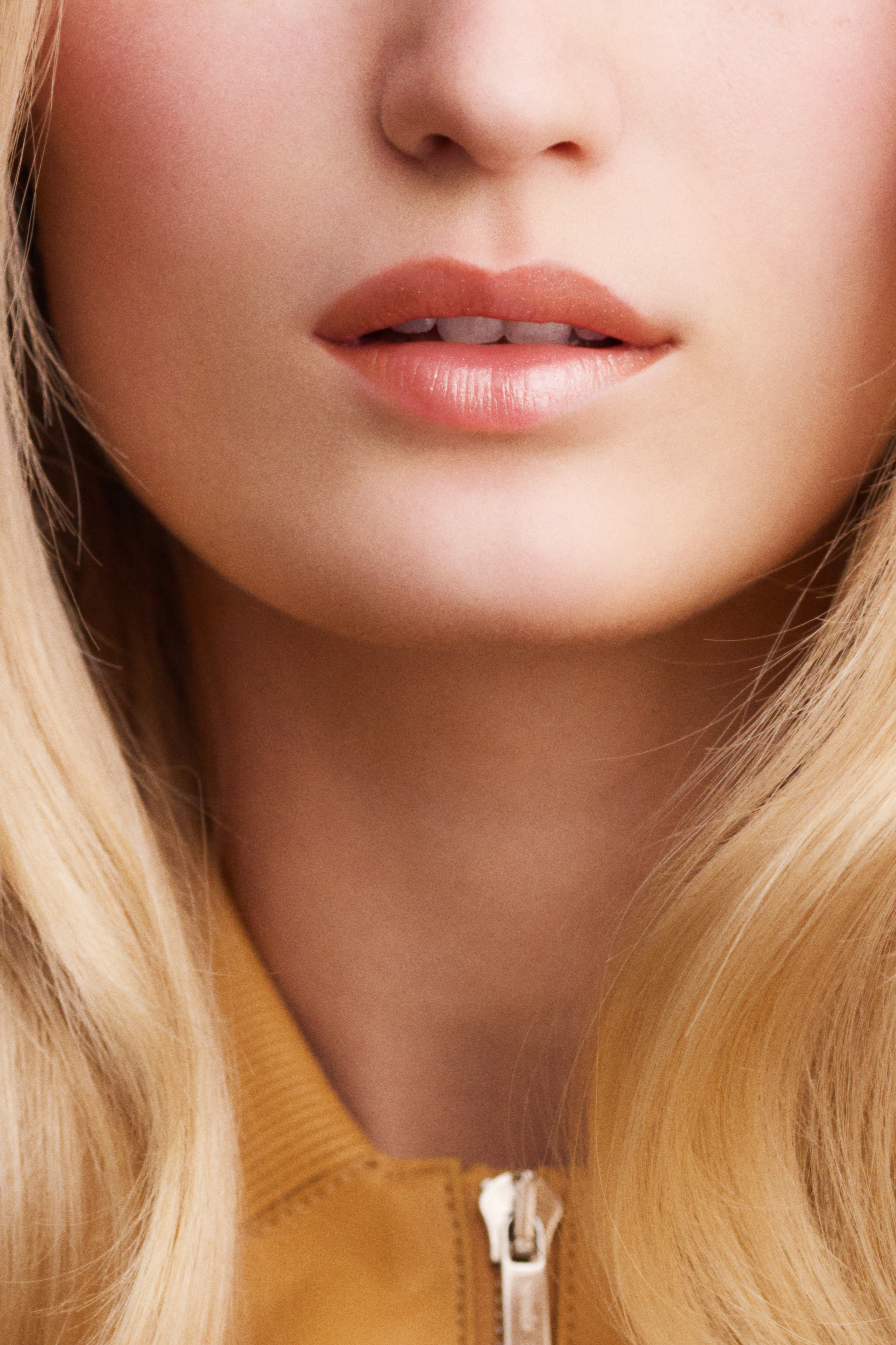 مجموعة أحمر الشفاه Rouge Herm&egrave;s, ملمع الشفاه فائق اللمعة &ldquo;Poppy&rdquo;