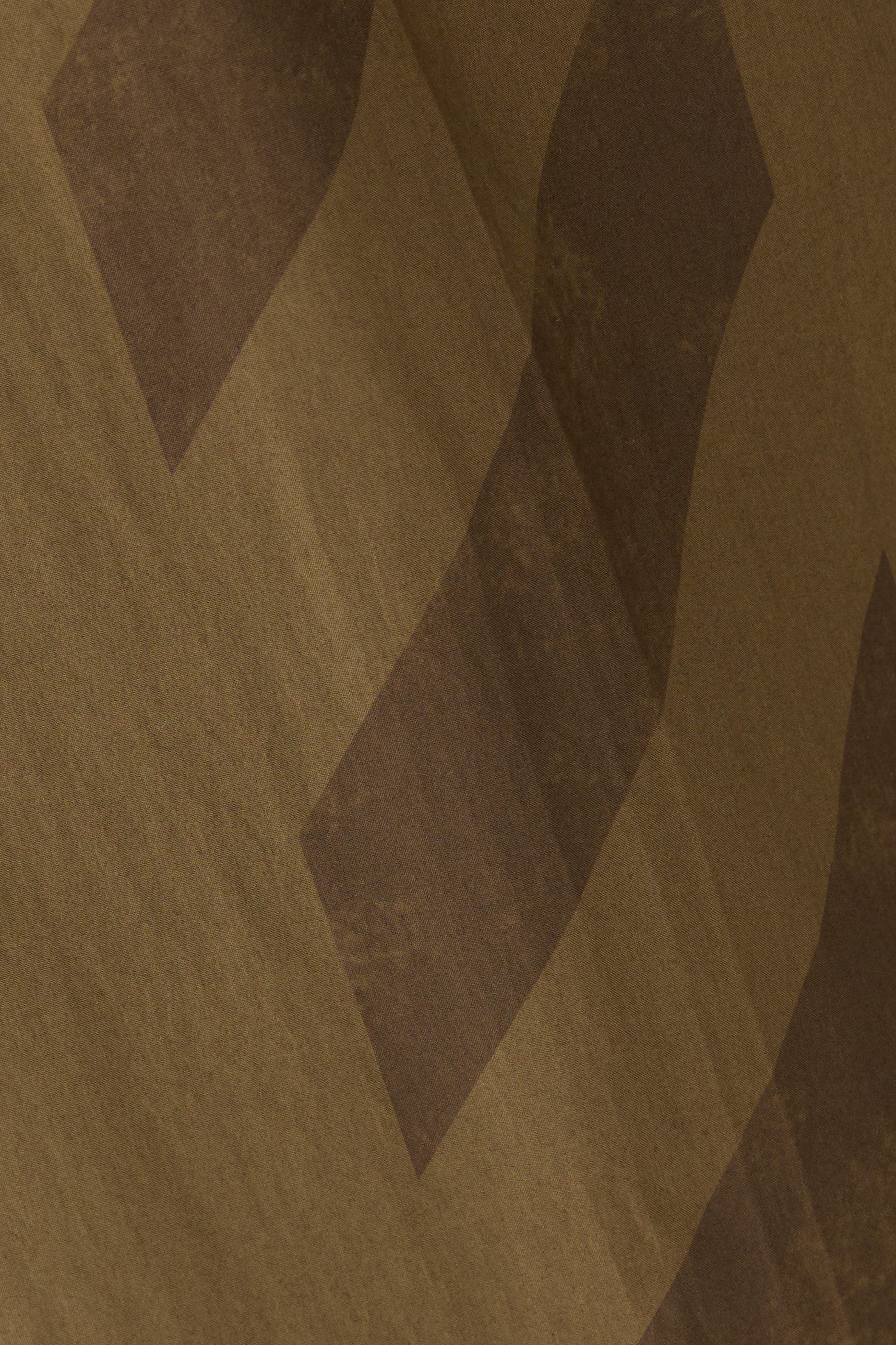 بنطال رياضي مطرز بشعار الأسهم 