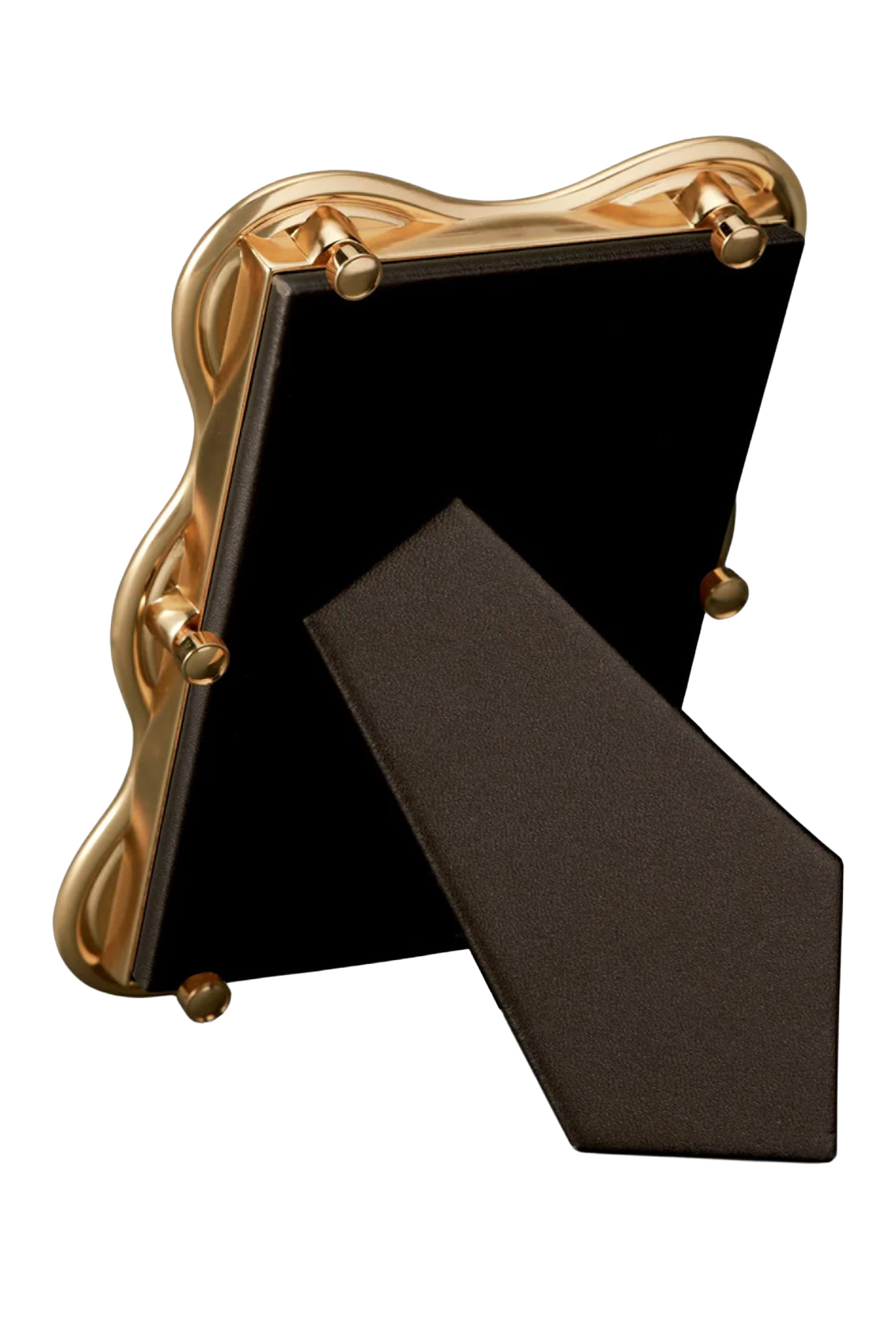 إطار صور بحافة مموجة ذهبي