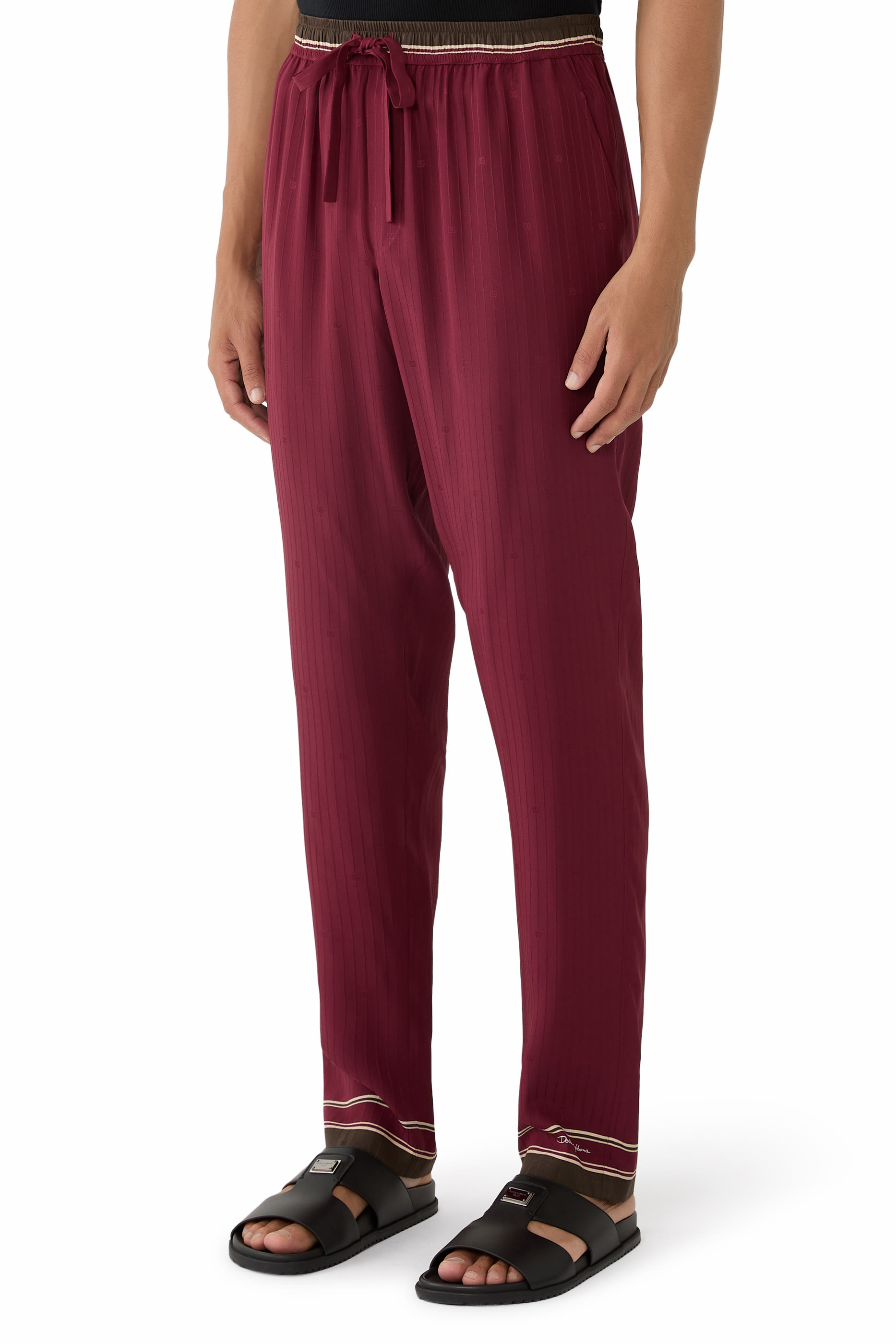 بنطال بنقشة خطوط وشعار الماركة جاكار