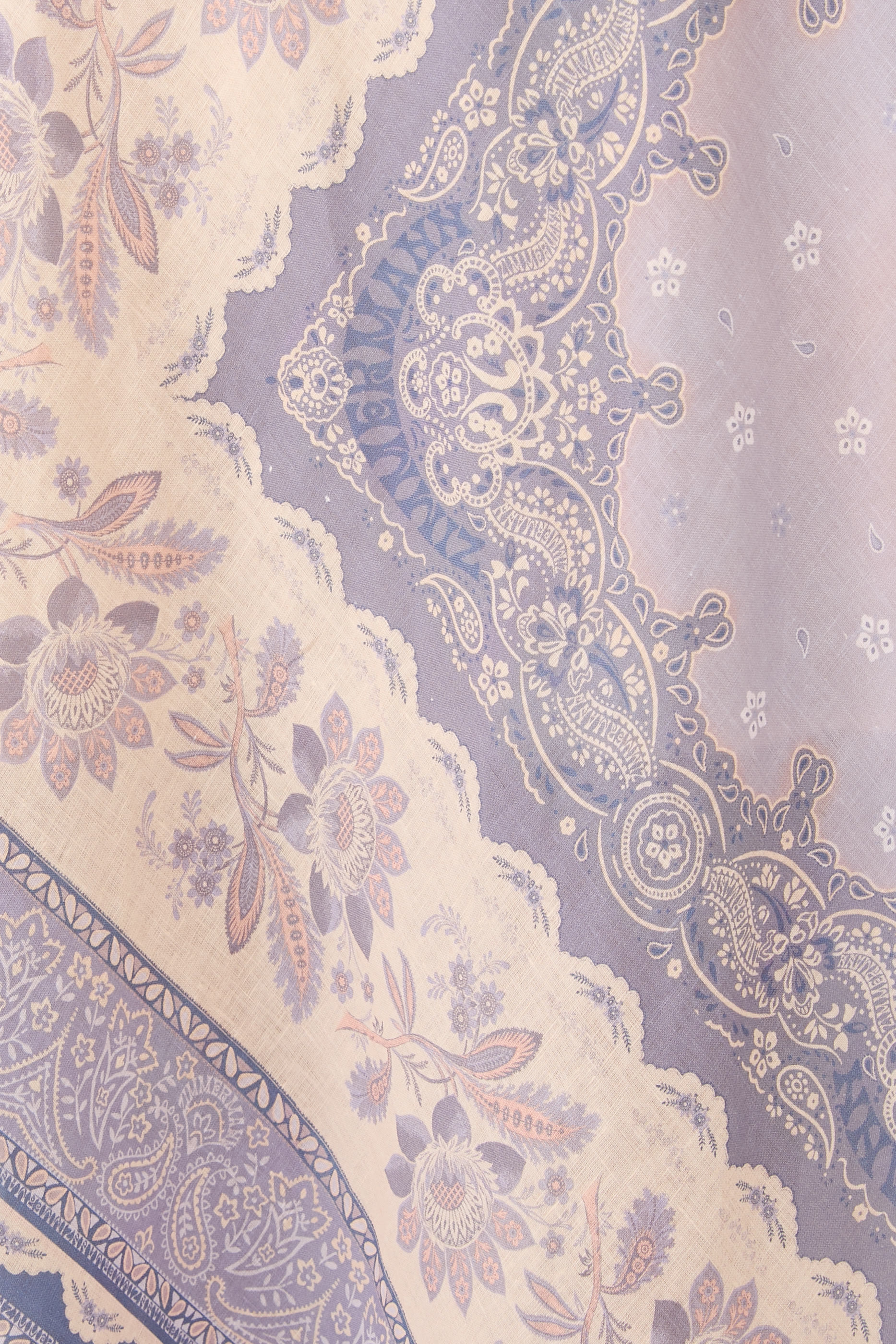 تنورة لاكي باياس