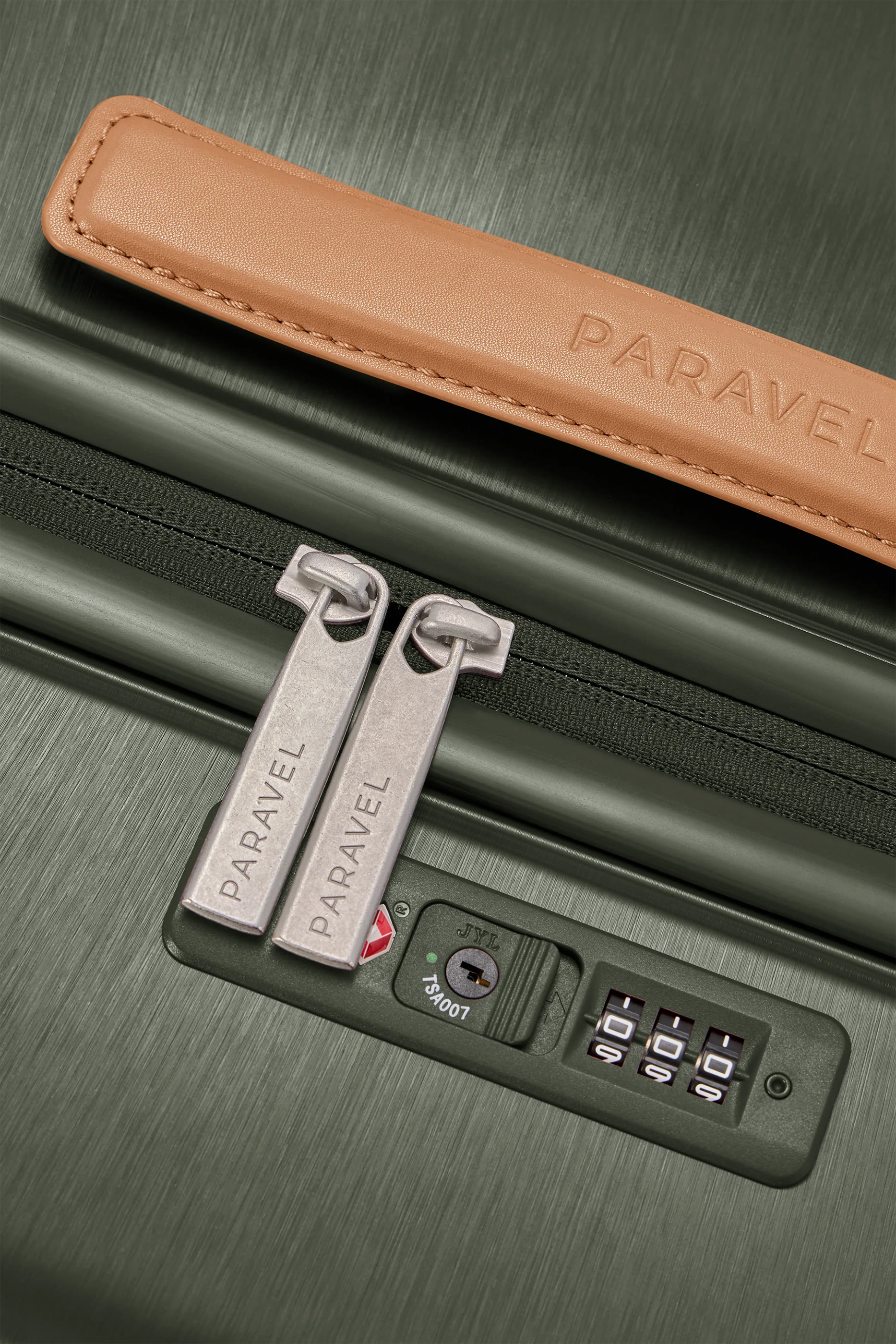 حقيبة سفر أفياتور