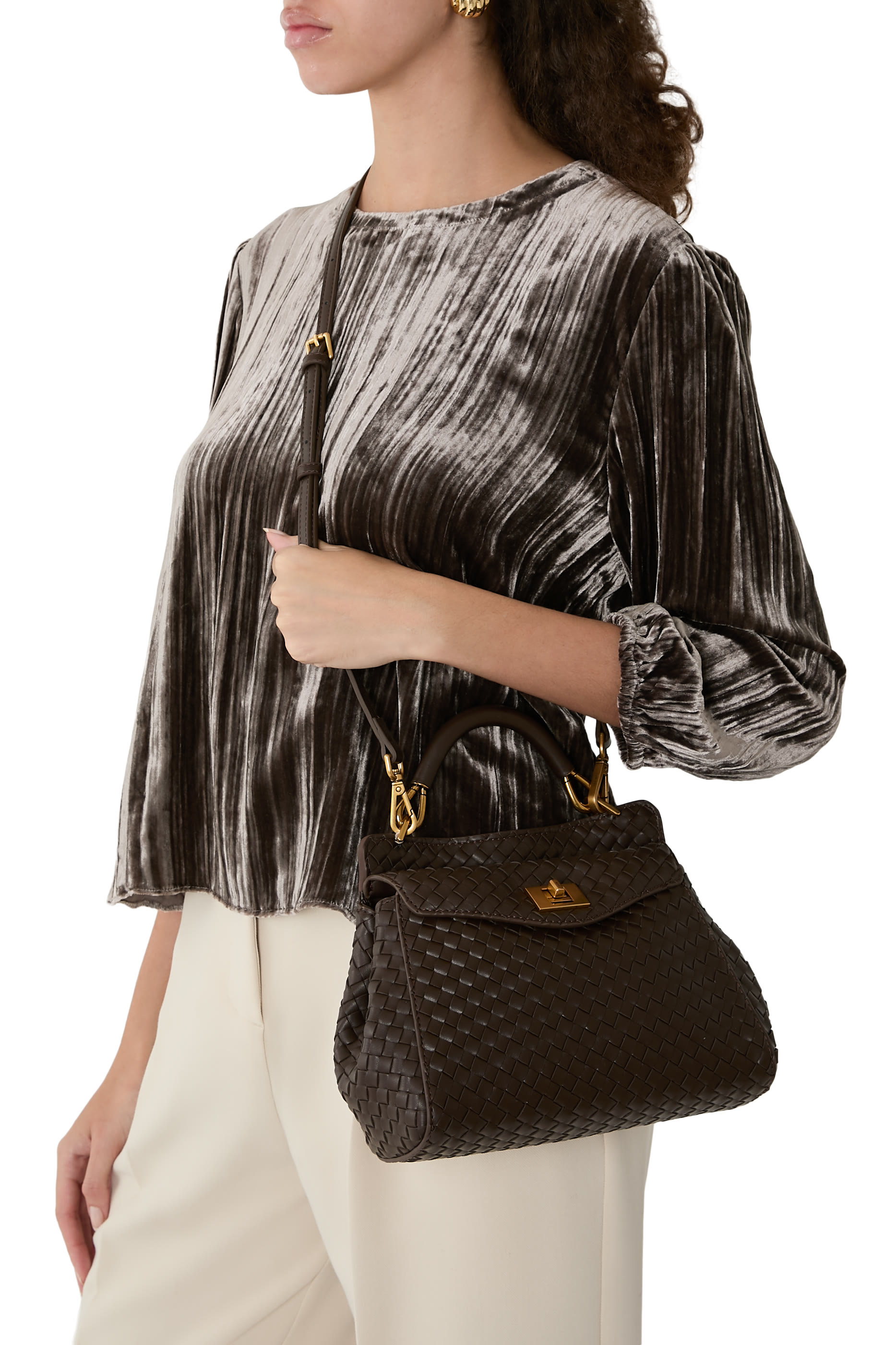 حقيبة لوسيا كلاسيكية منوسجة بيد علوية