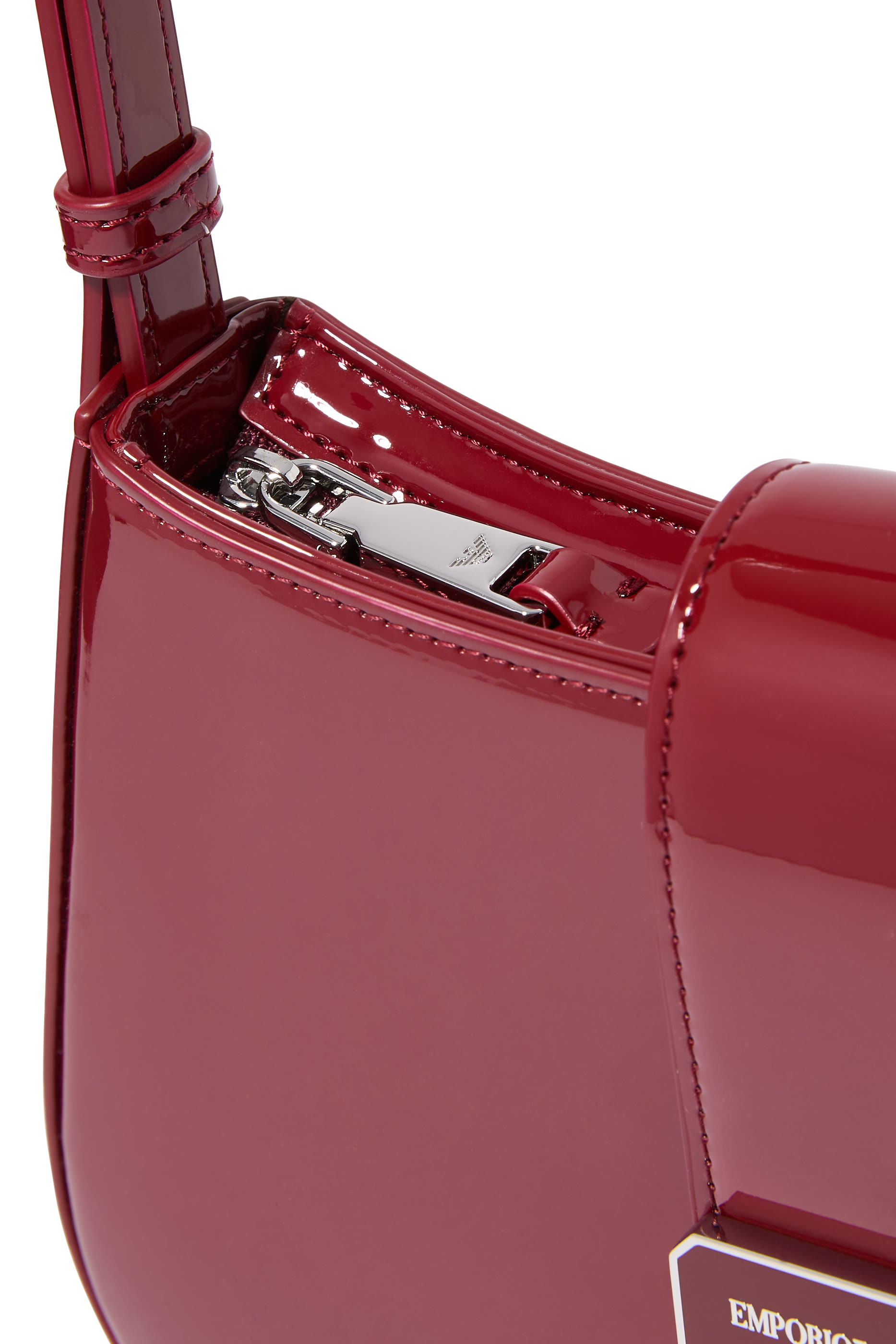 حقيبة كتف هوبو بمشبك بتصميم شعار الماركة