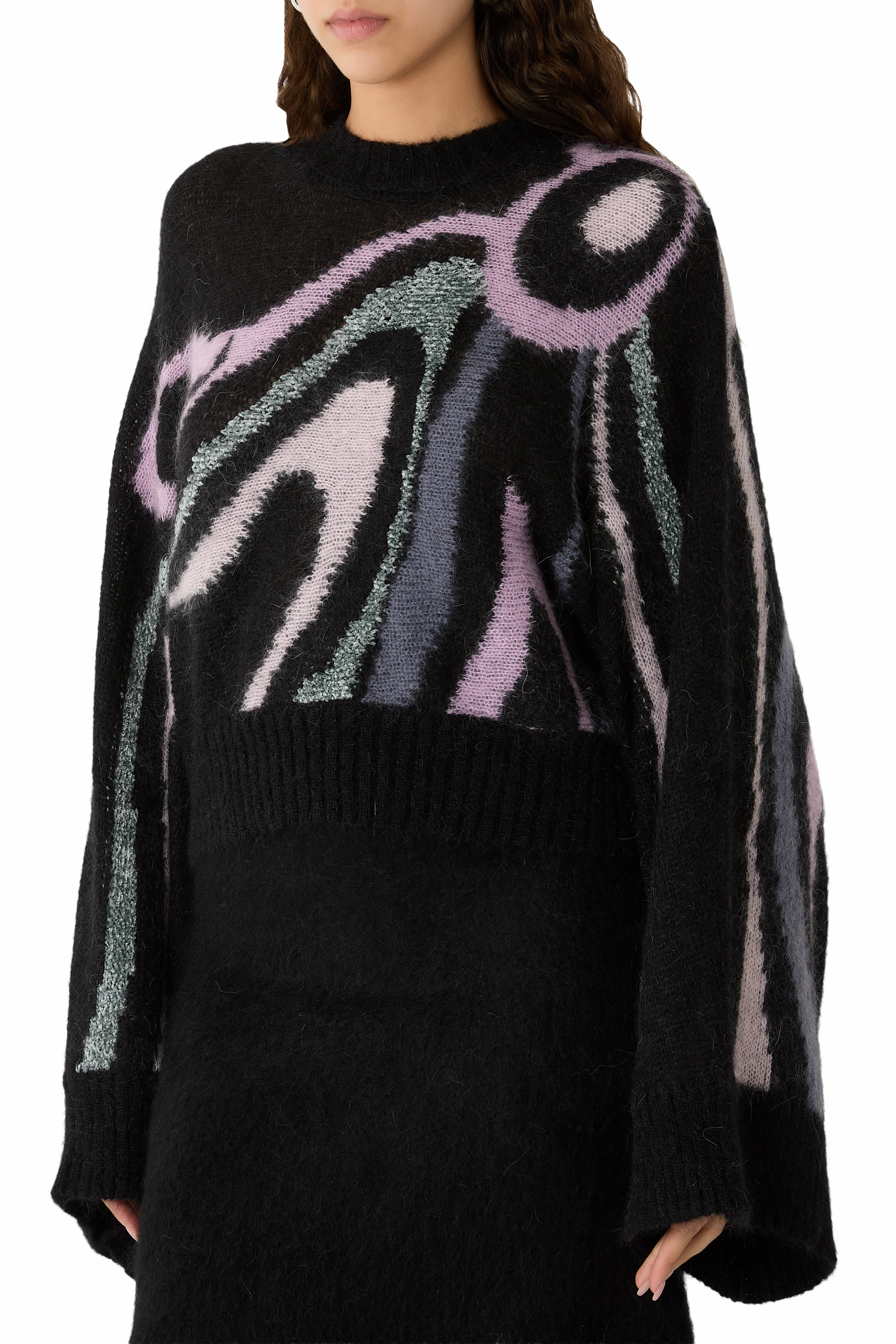 سترة مزينة بنقشة هندسية