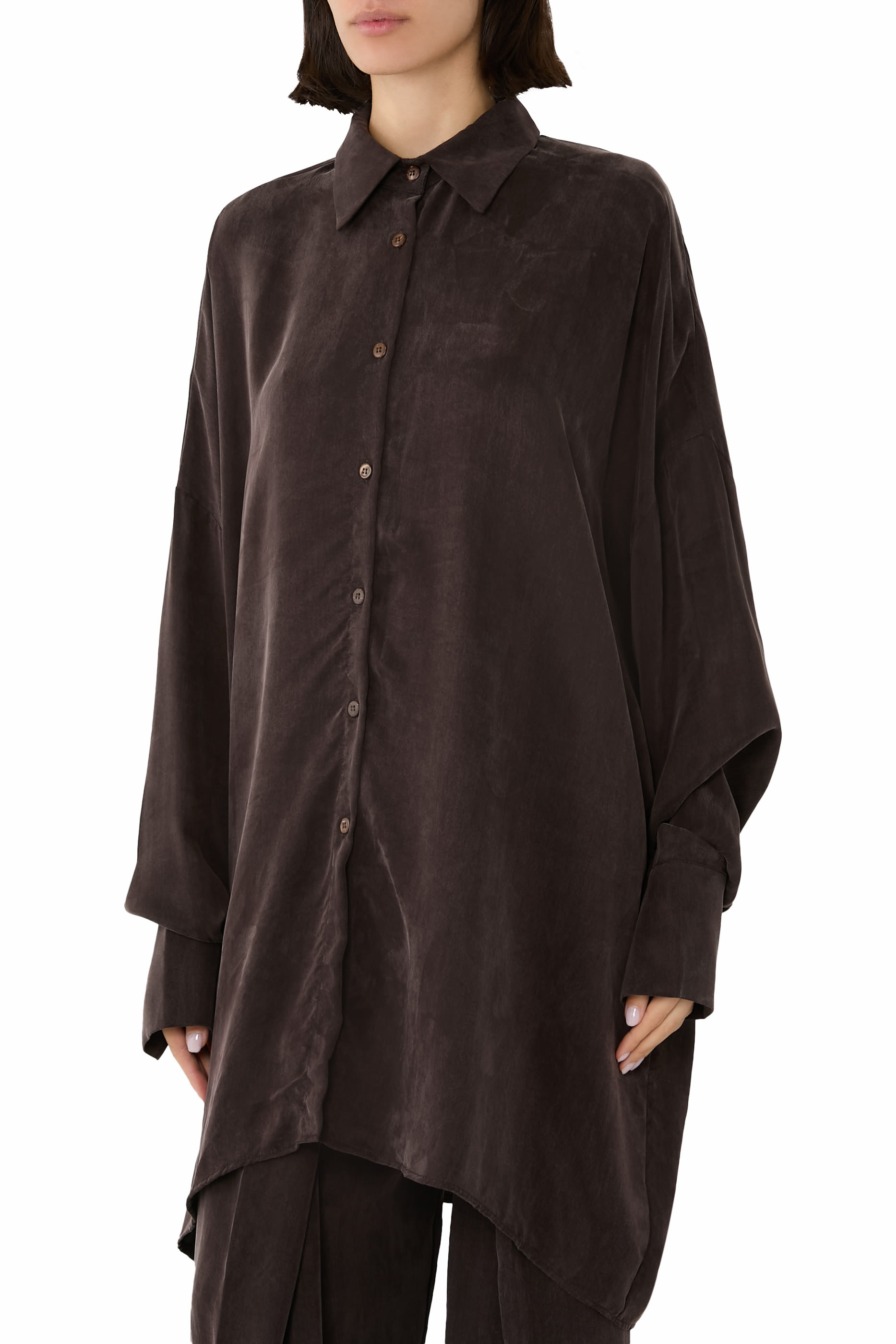 قميص بأساور أكمام طويلة وياقة