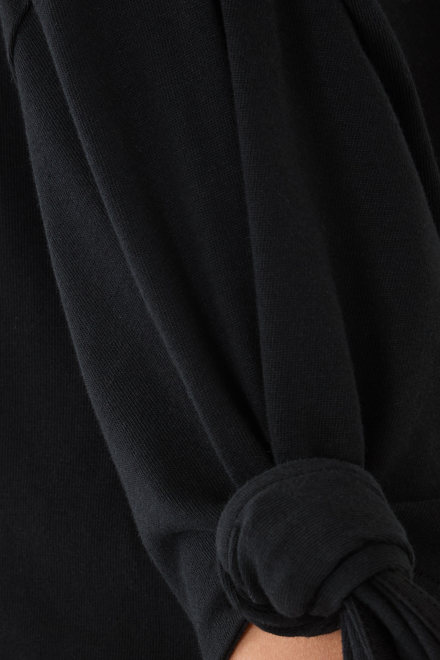 تيشيرت بأكمام بربطة