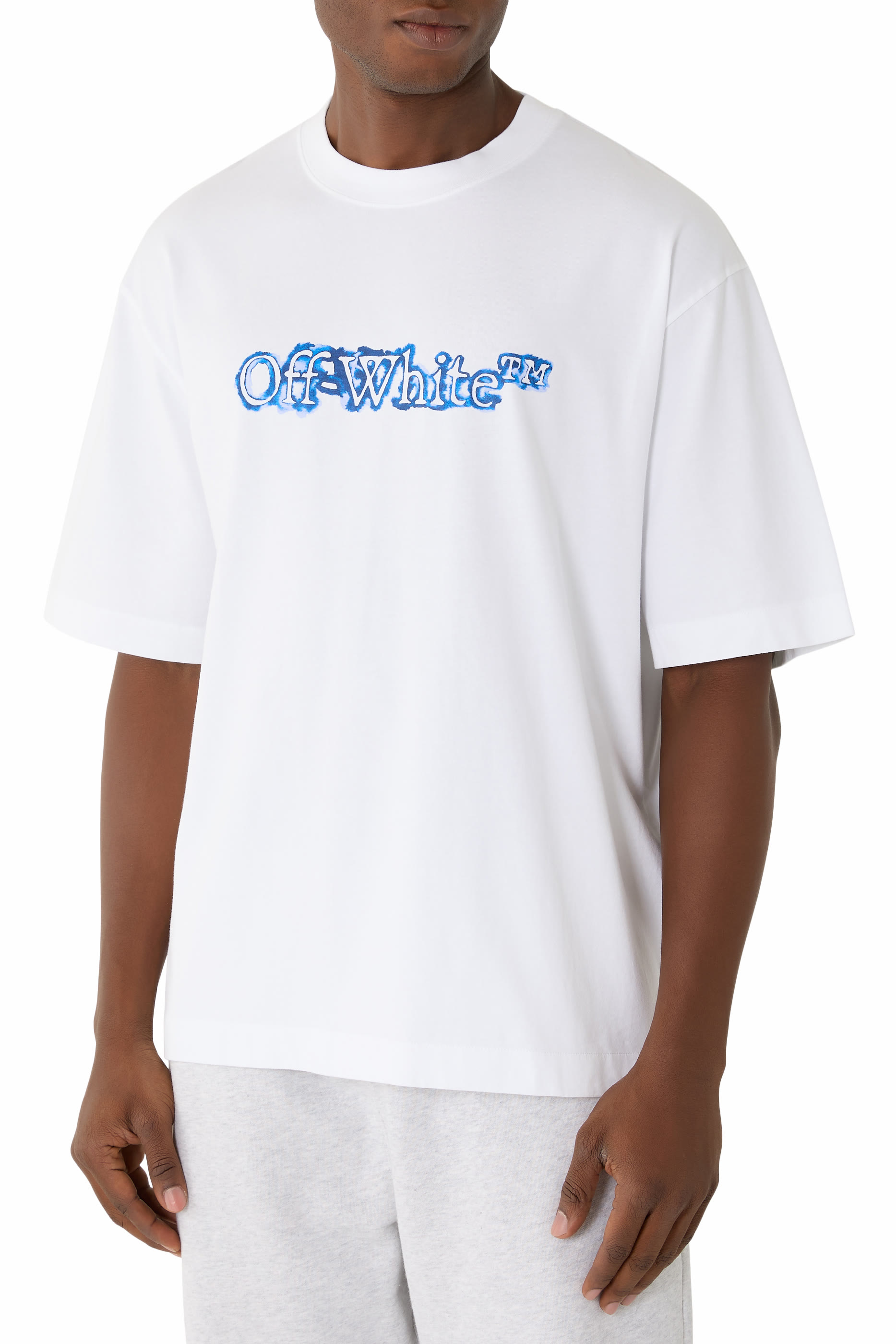 تيشيرت سكيت بنقشة أسهم بتصميم سحاب وشعار الماركة