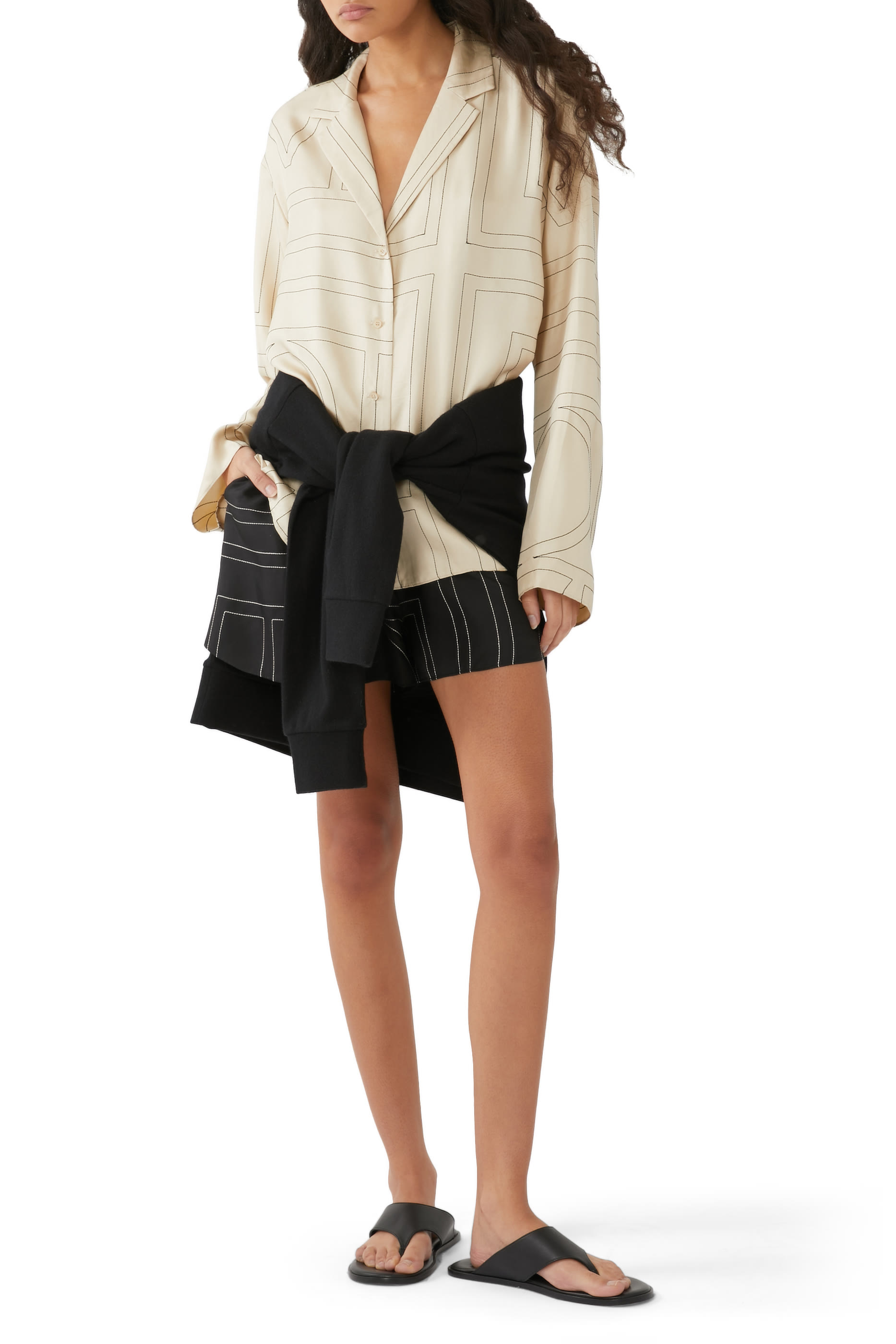 شورت بيجامة بشعار الماركة حرير