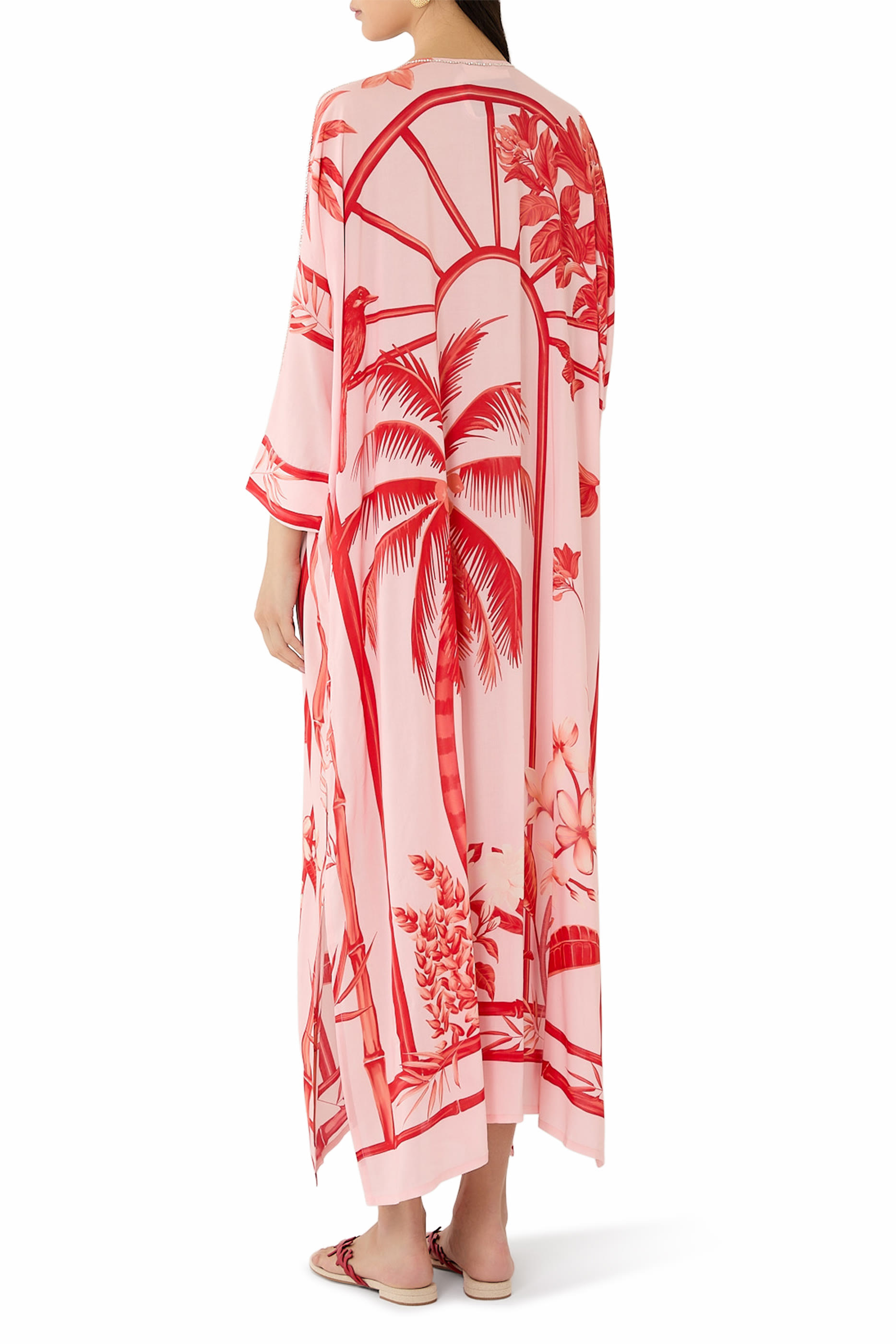 فستان بأكمام بتصميم جناح خفاش بحلي