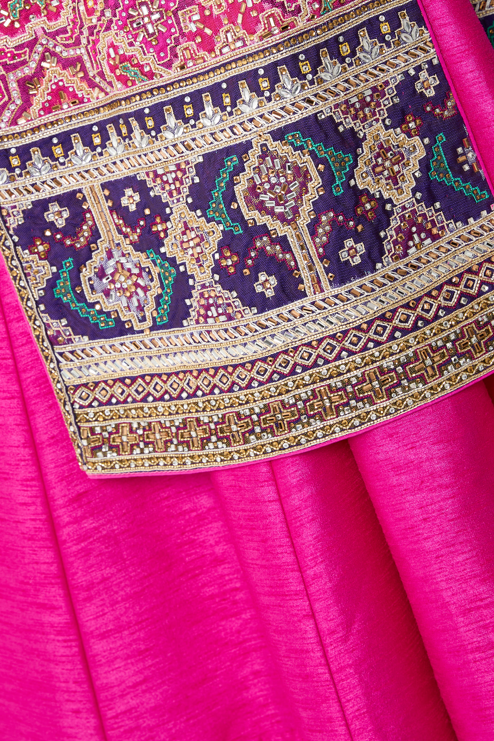 طقم جاكيت وتنورة باتولا فوشيا