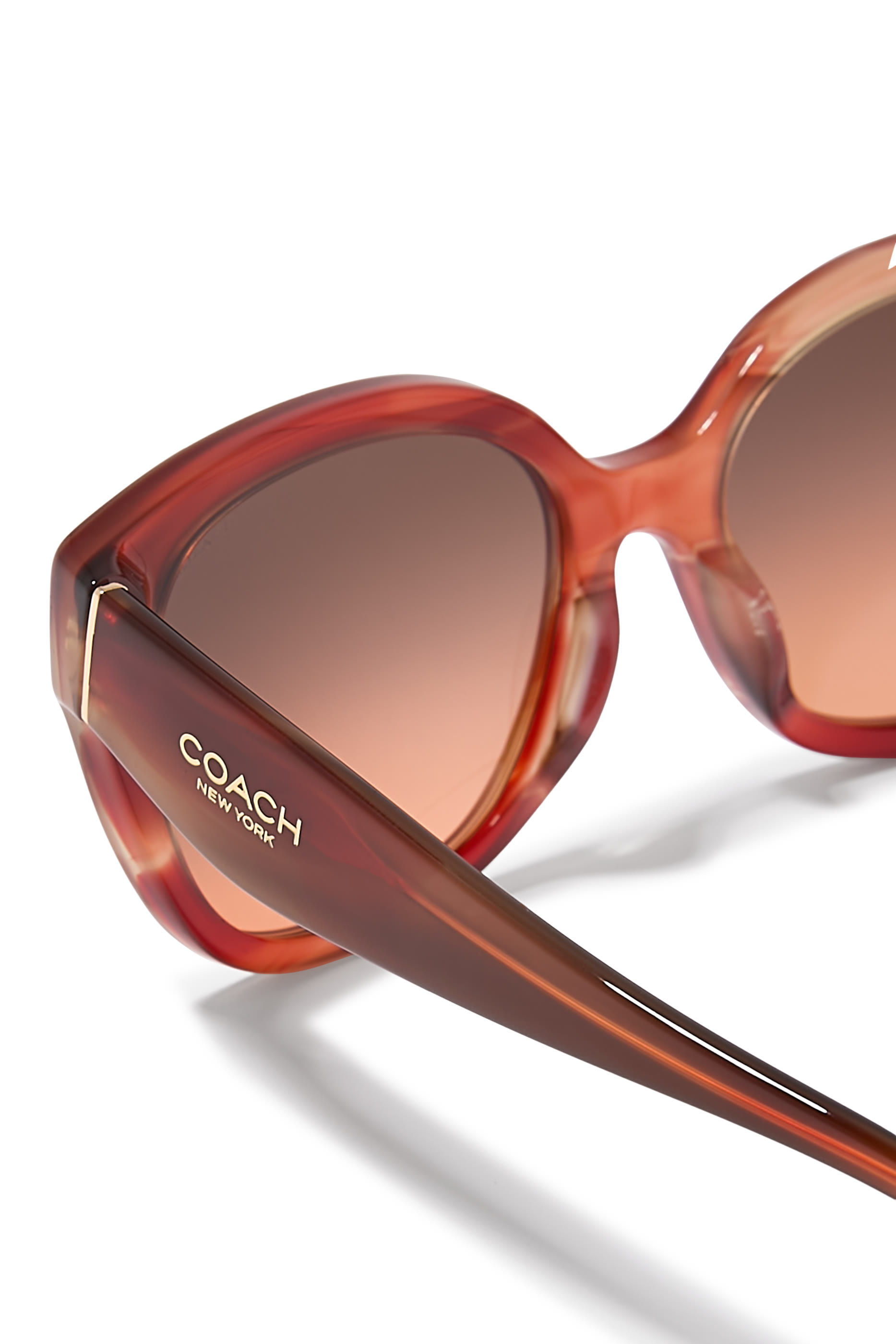 نظارة شمسية ويفرر بإطار وذراع مزين بتفاصيل ان واي 