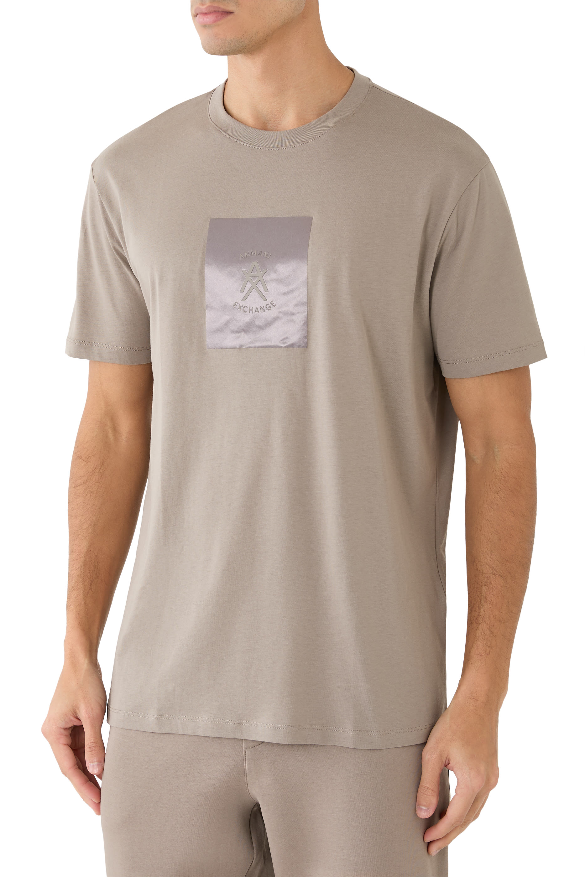 تيشيرت بشعار الماركة