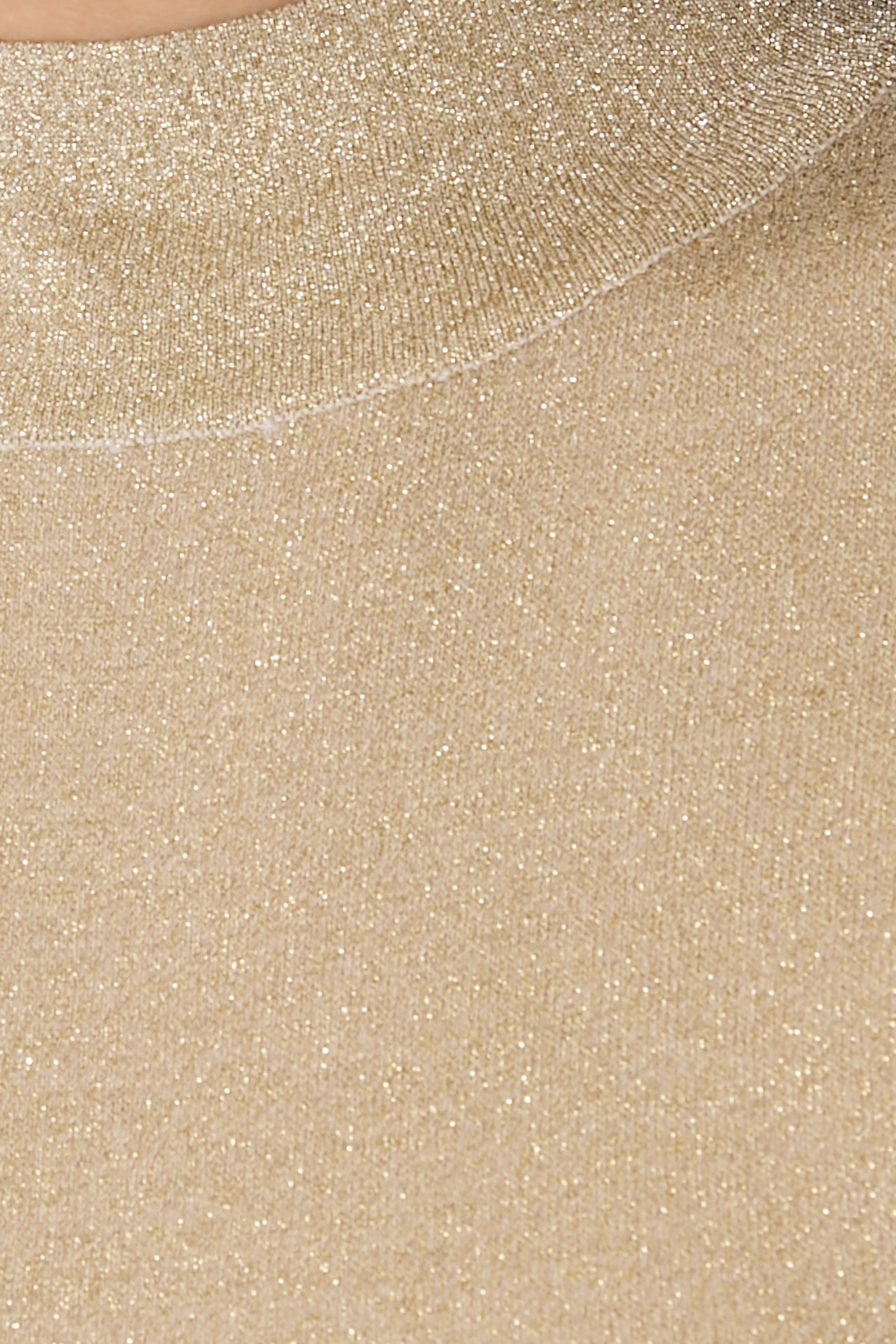 بلوزة دارسي بلا أكمام