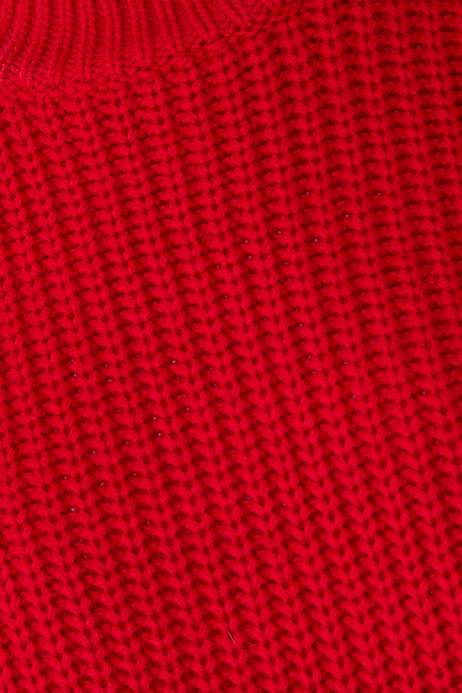 كنزة منسوجة بياقة عالية