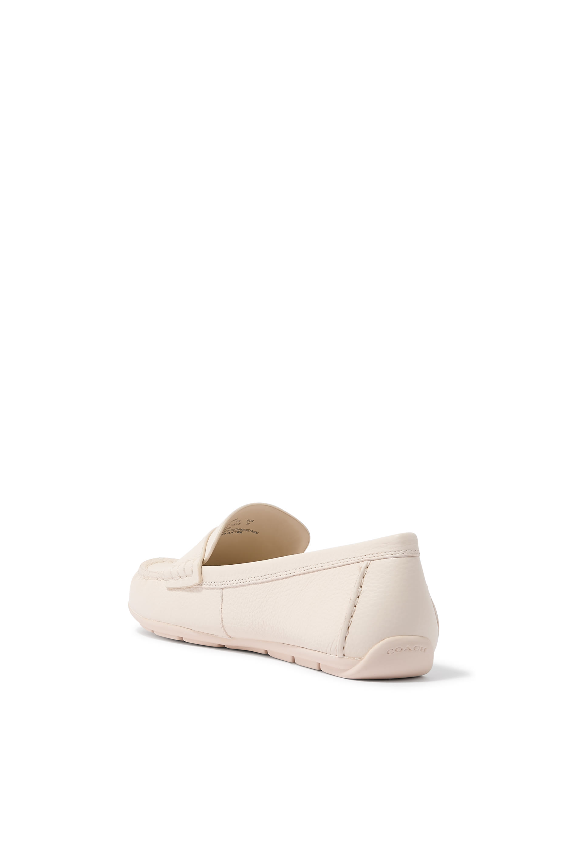 حذاء درايفر مزين بحلية شعار الماركة