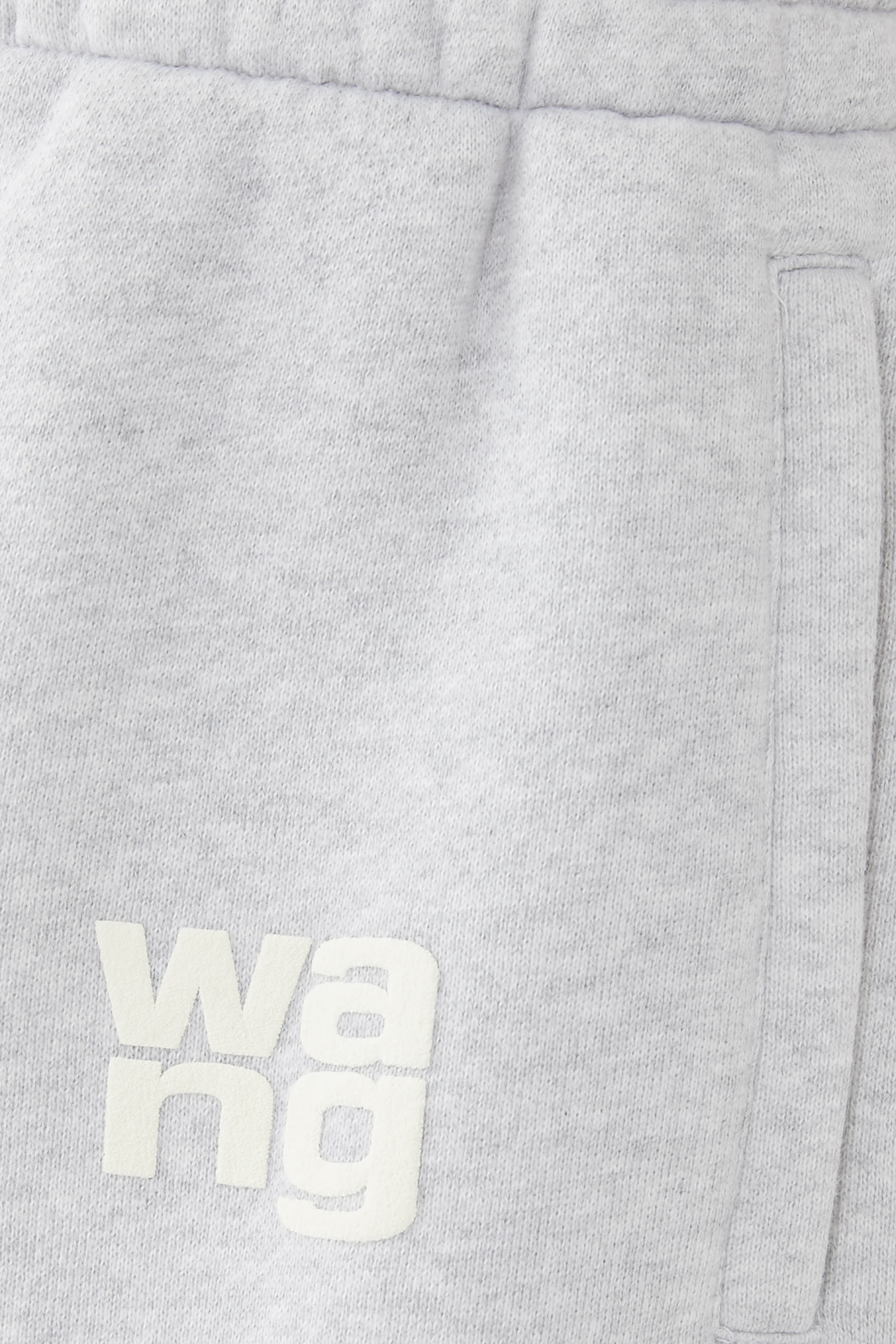 بنطال رياضي بطبعة شعار الماركة