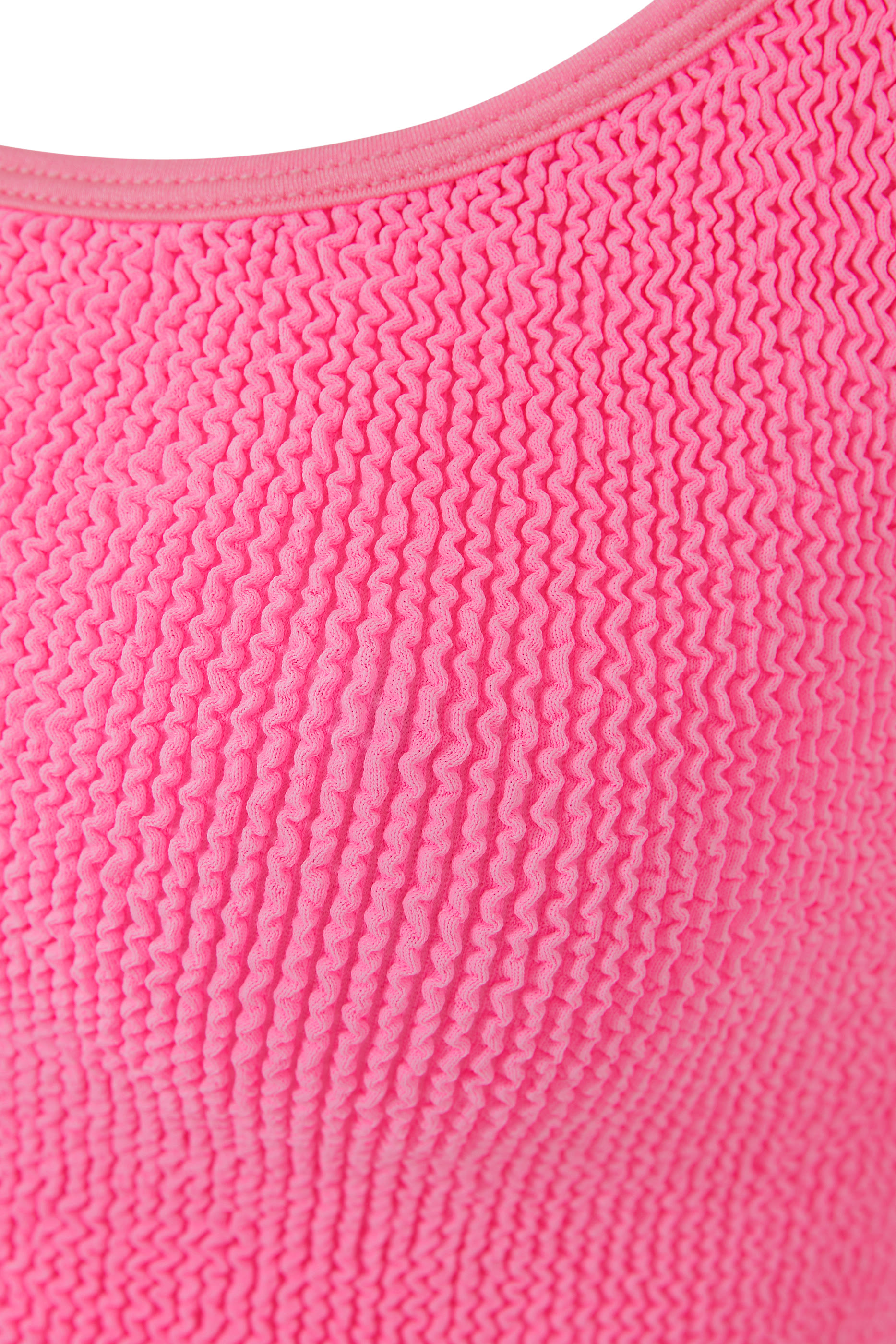 بدلة سباحة باميلا بتصميم قطعة واحدة