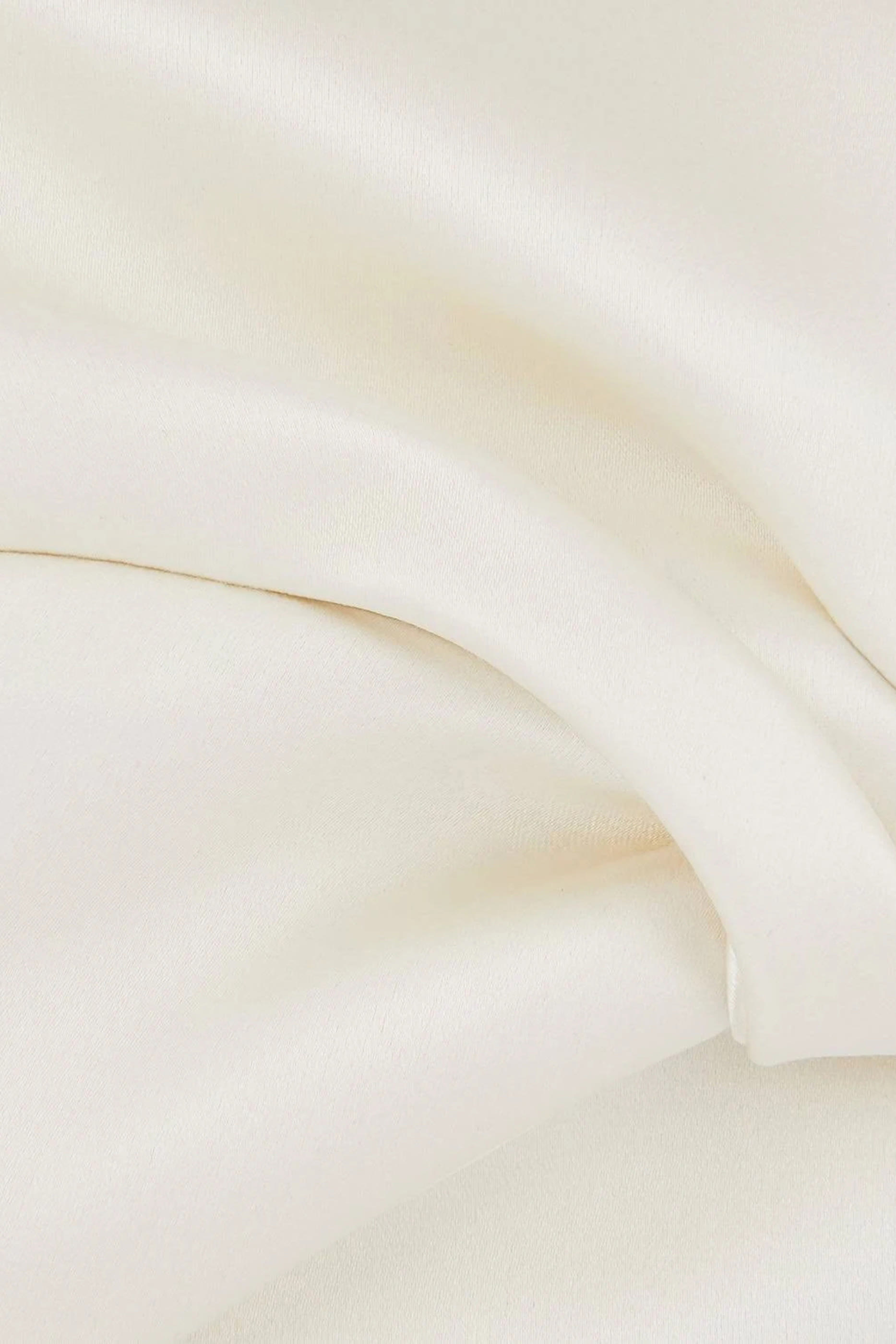 كلاتش بفيونكة كلاتش بفيونكة