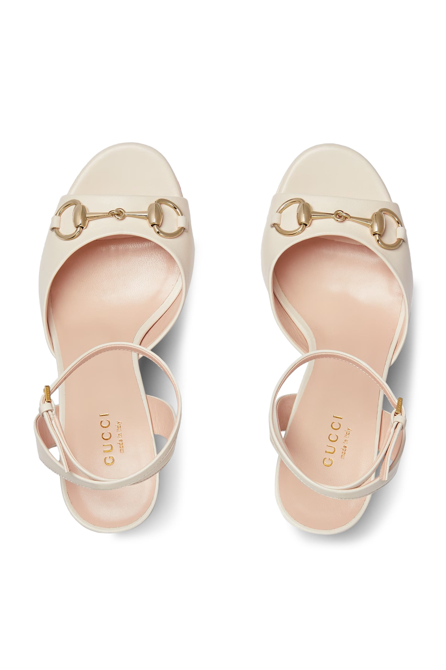 صندل بنعل عريض 115 وحلية شعار الماركة