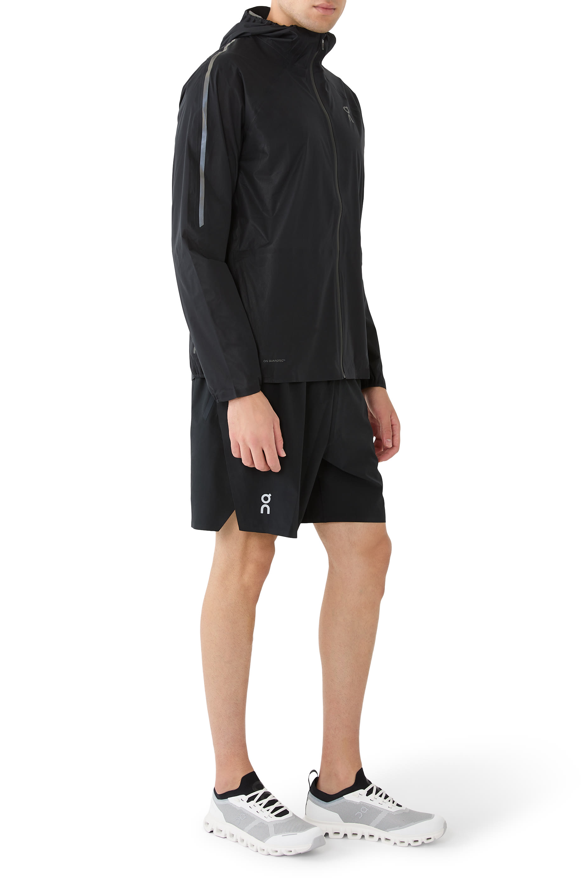 سنيكرز كلاود 6 فيرسا