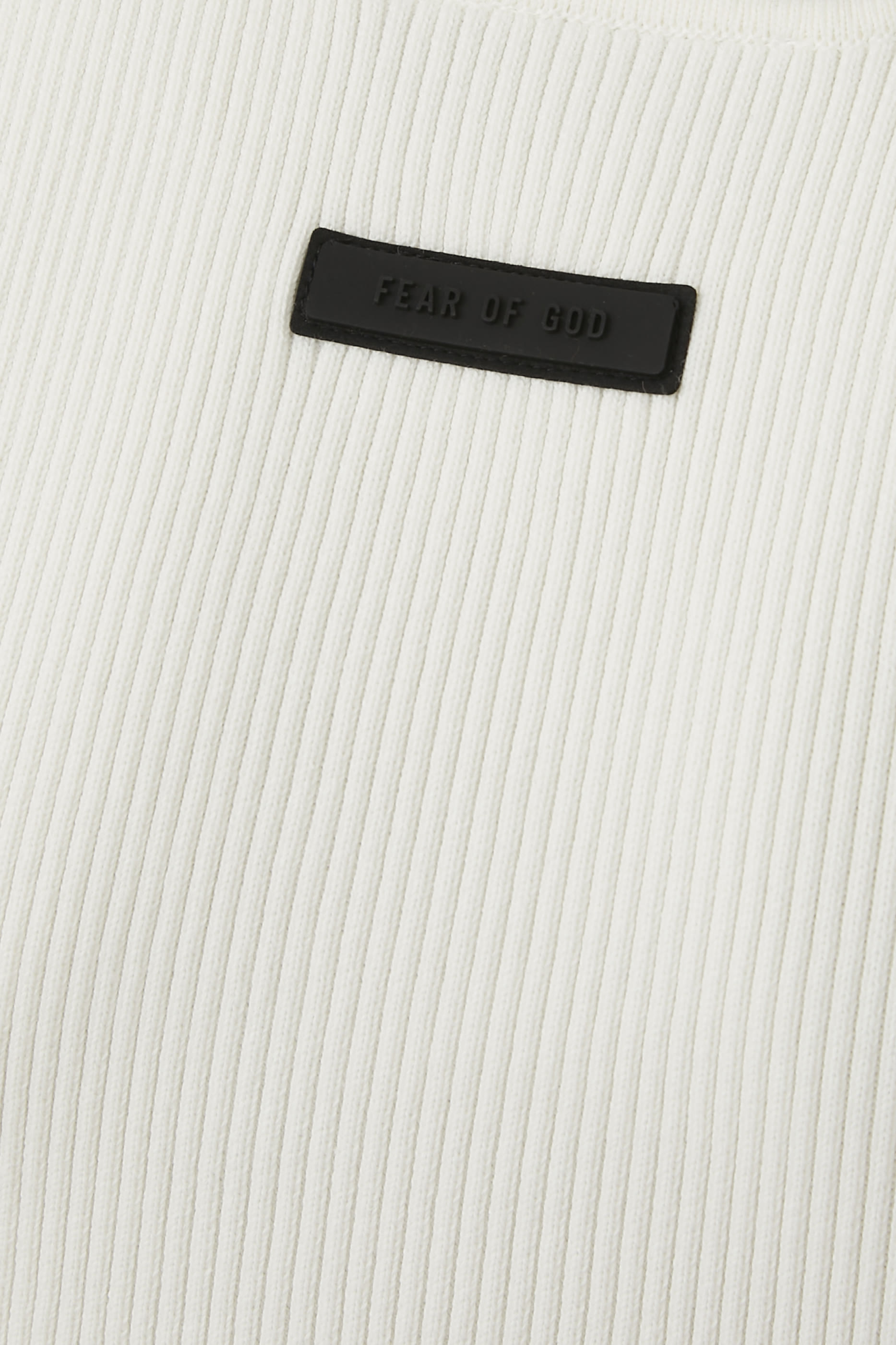 بلوزة رياضية بدون أكمام