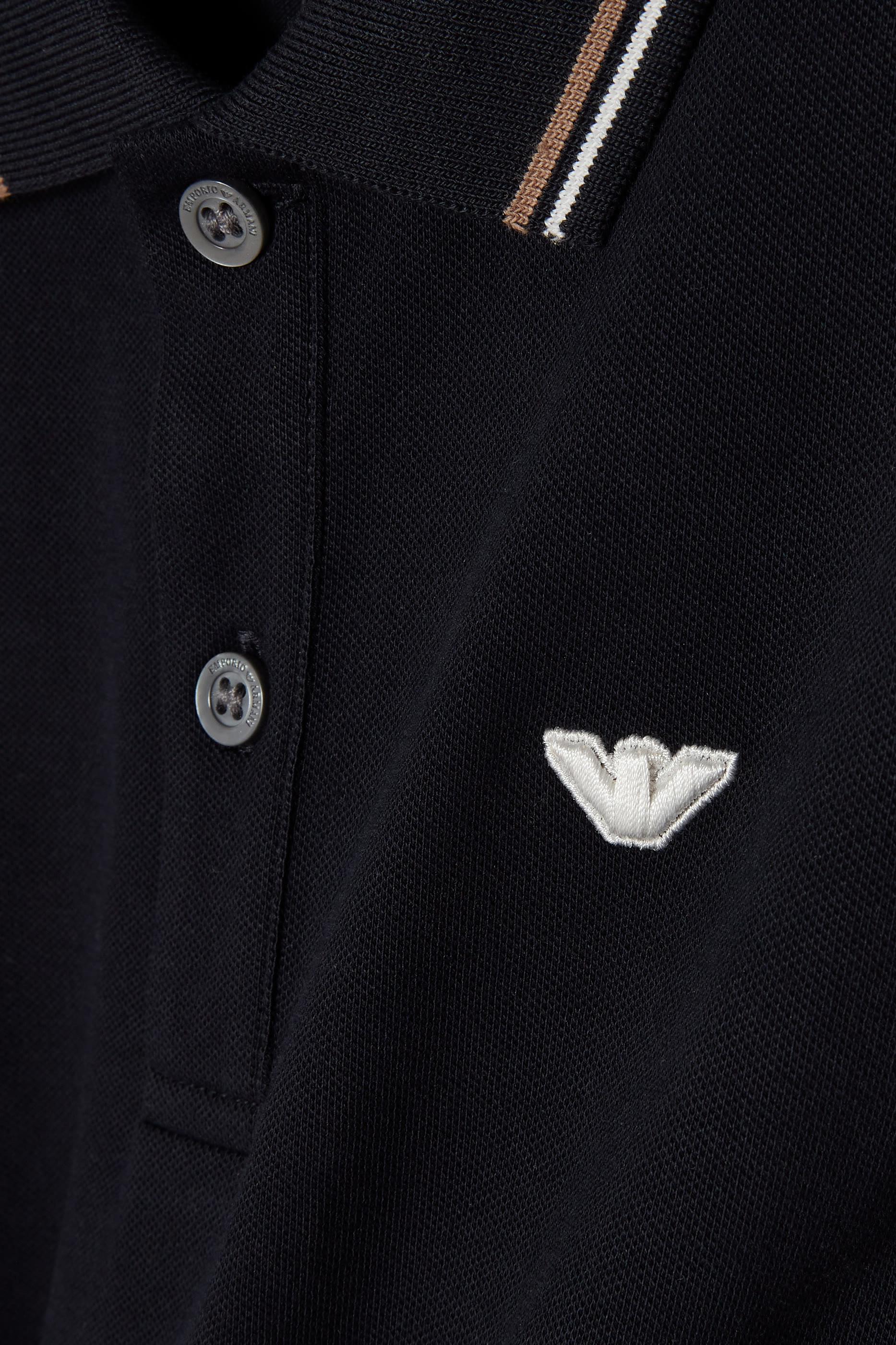 قميص بولو بشعار الماركة للأطفال